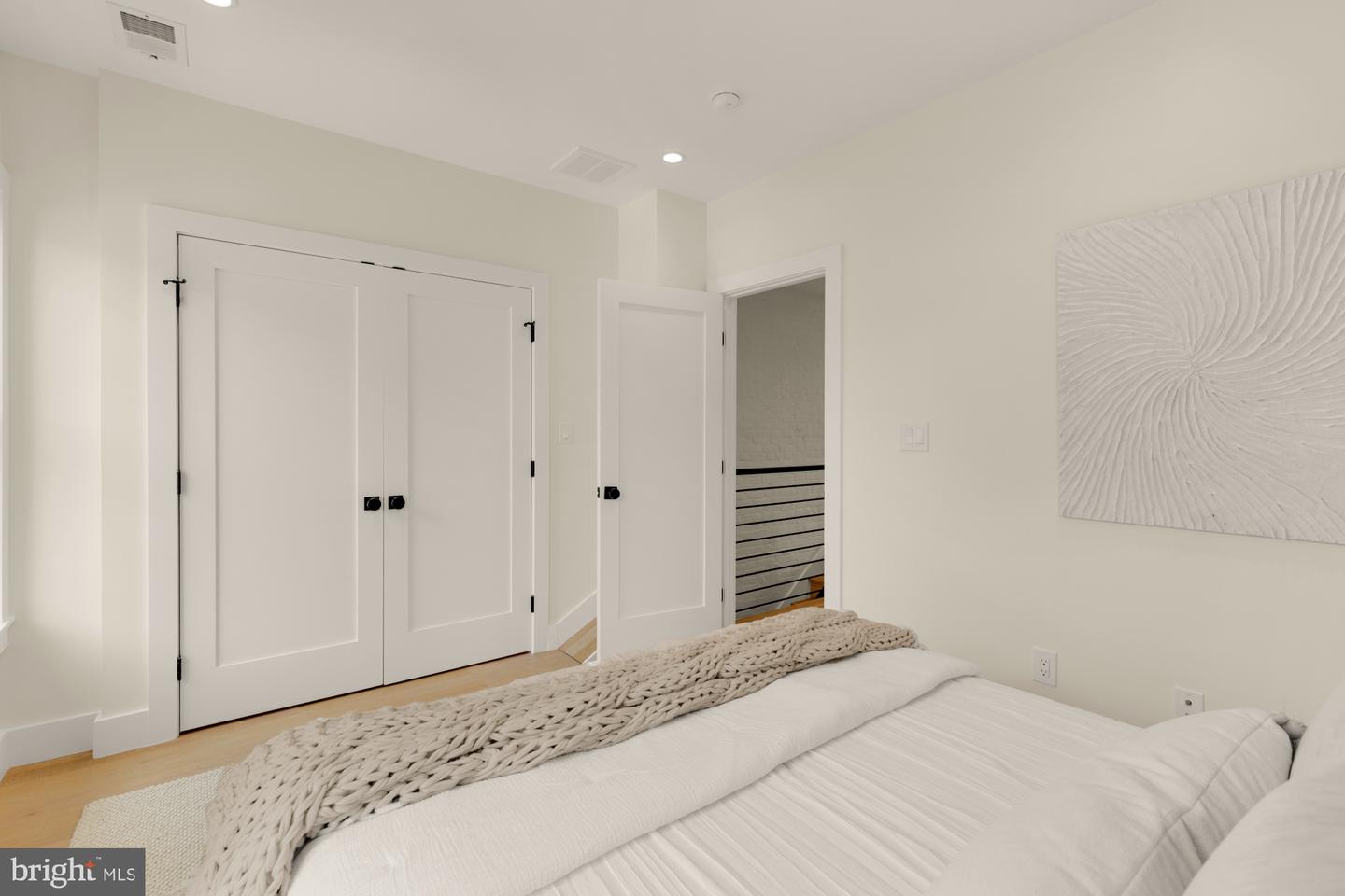 419 INDEPENDENCE AVE SE, WASHINGTON, District Of Columbia 20003, 2 Bedrooms Bedrooms, ,2 BathroomsBathrooms,Residential,For sale,419 INDEPENDENCE AVE SE,DCDC2211216 MLS # DCDC2211216