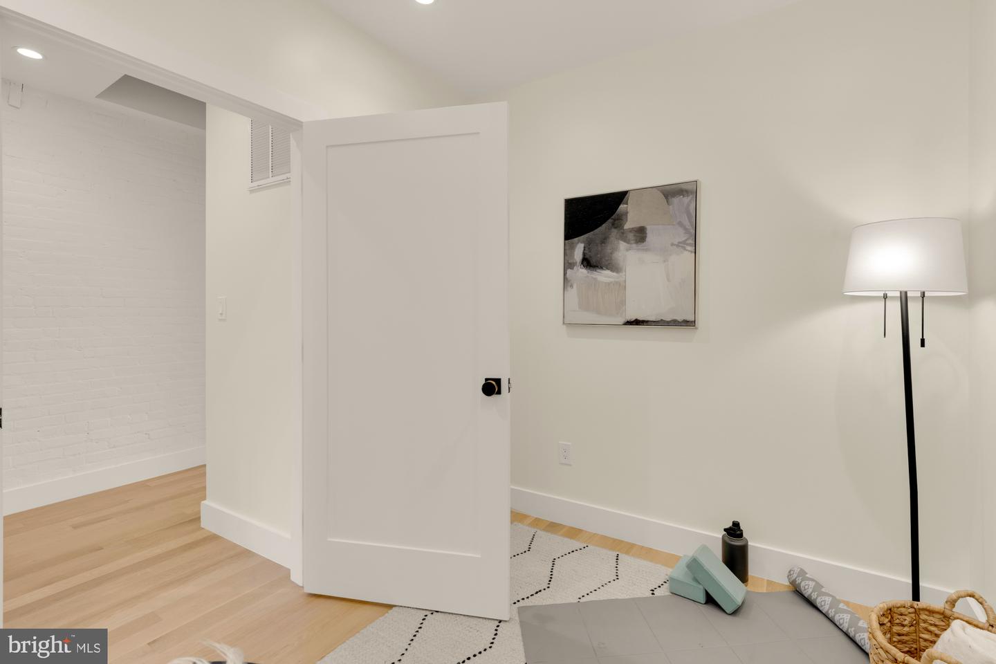 419 INDEPENDENCE AVE SE, WASHINGTON, District Of Columbia 20003, 2 Bedrooms Bedrooms, ,2 BathroomsBathrooms,Residential,For sale,419 INDEPENDENCE AVE SE,DCDC2211216 MLS # DCDC2211216