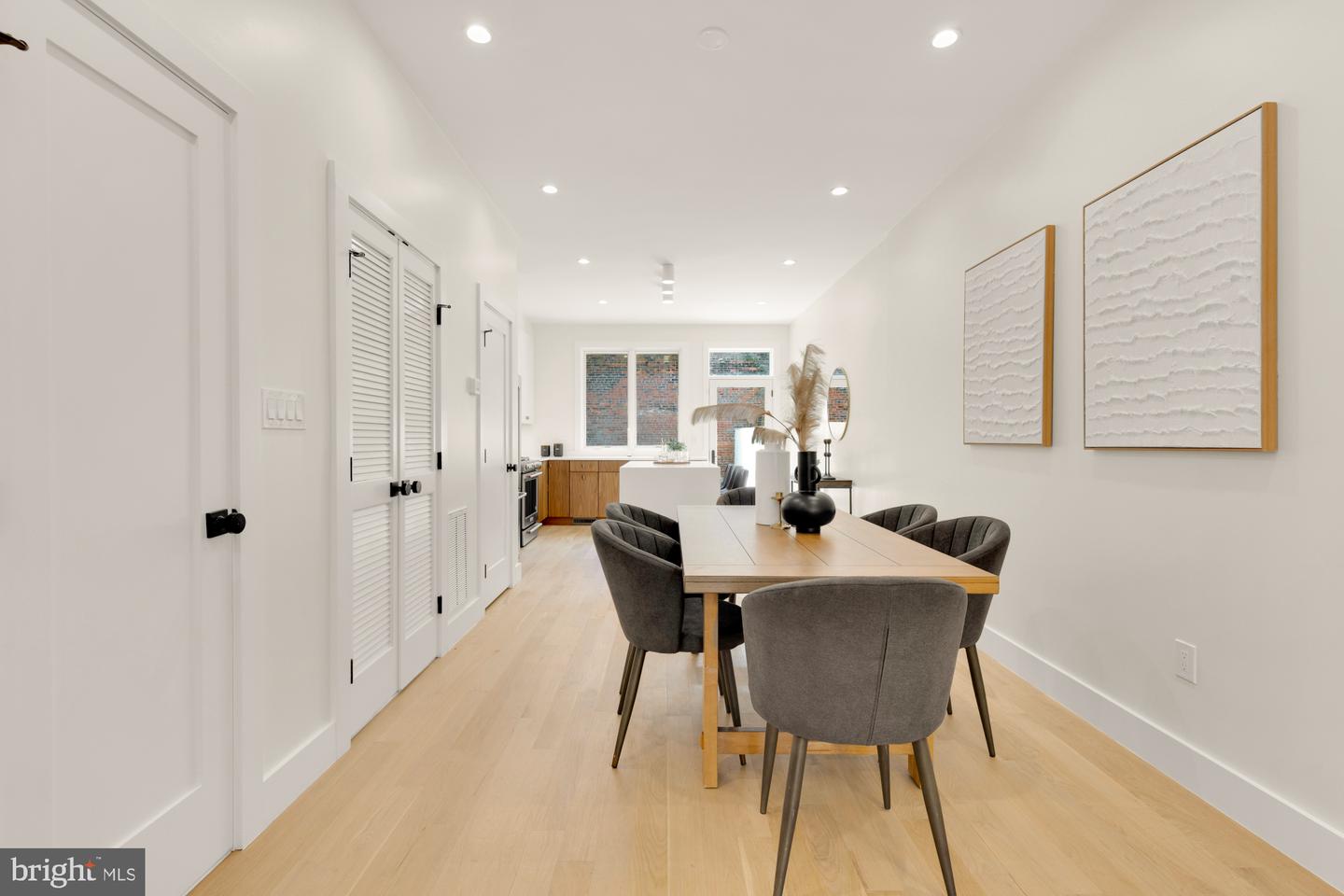 419 INDEPENDENCE AVE SE, WASHINGTON, District Of Columbia 20003, 2 Bedrooms Bedrooms, ,2 BathroomsBathrooms,Residential,For sale,419 INDEPENDENCE AVE SE,DCDC2211216 MLS # DCDC2211216