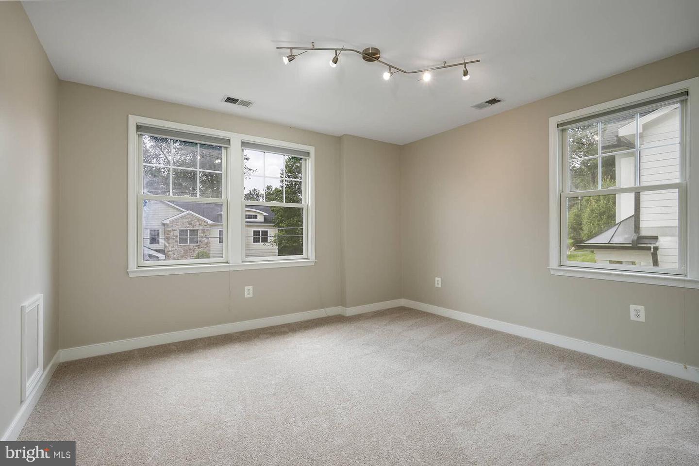 809 PLUM ST SW, VIENNA, Virginia 22180, 6 Bedrooms Bedrooms, ,4 BathroomsBathrooms,Residential,For sale,809 PLUM ST SW,VAFX2256556 MLS # VAFX2256556