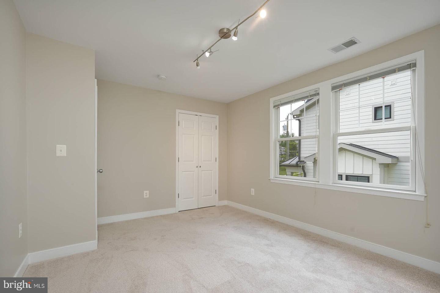 809 PLUM ST SW, VIENNA, Virginia 22180, 6 Bedrooms Bedrooms, ,4 BathroomsBathrooms,Residential,For sale,809 PLUM ST SW,VAFX2256556 MLS # VAFX2256556