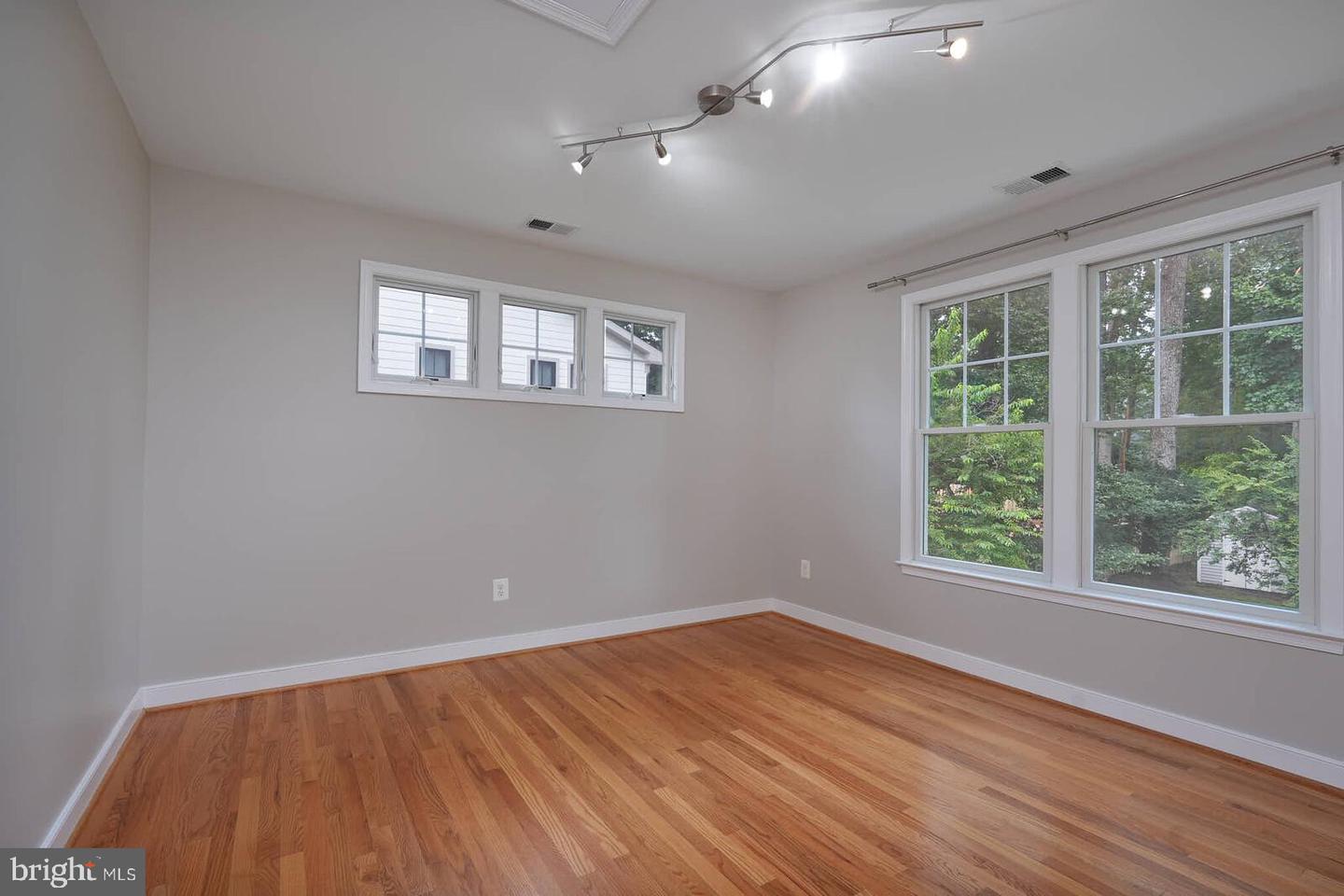 809 PLUM ST SW, VIENNA, Virginia 22180, 6 Bedrooms Bedrooms, ,4 BathroomsBathrooms,Residential,For sale,809 PLUM ST SW,VAFX2256556 MLS # VAFX2256556