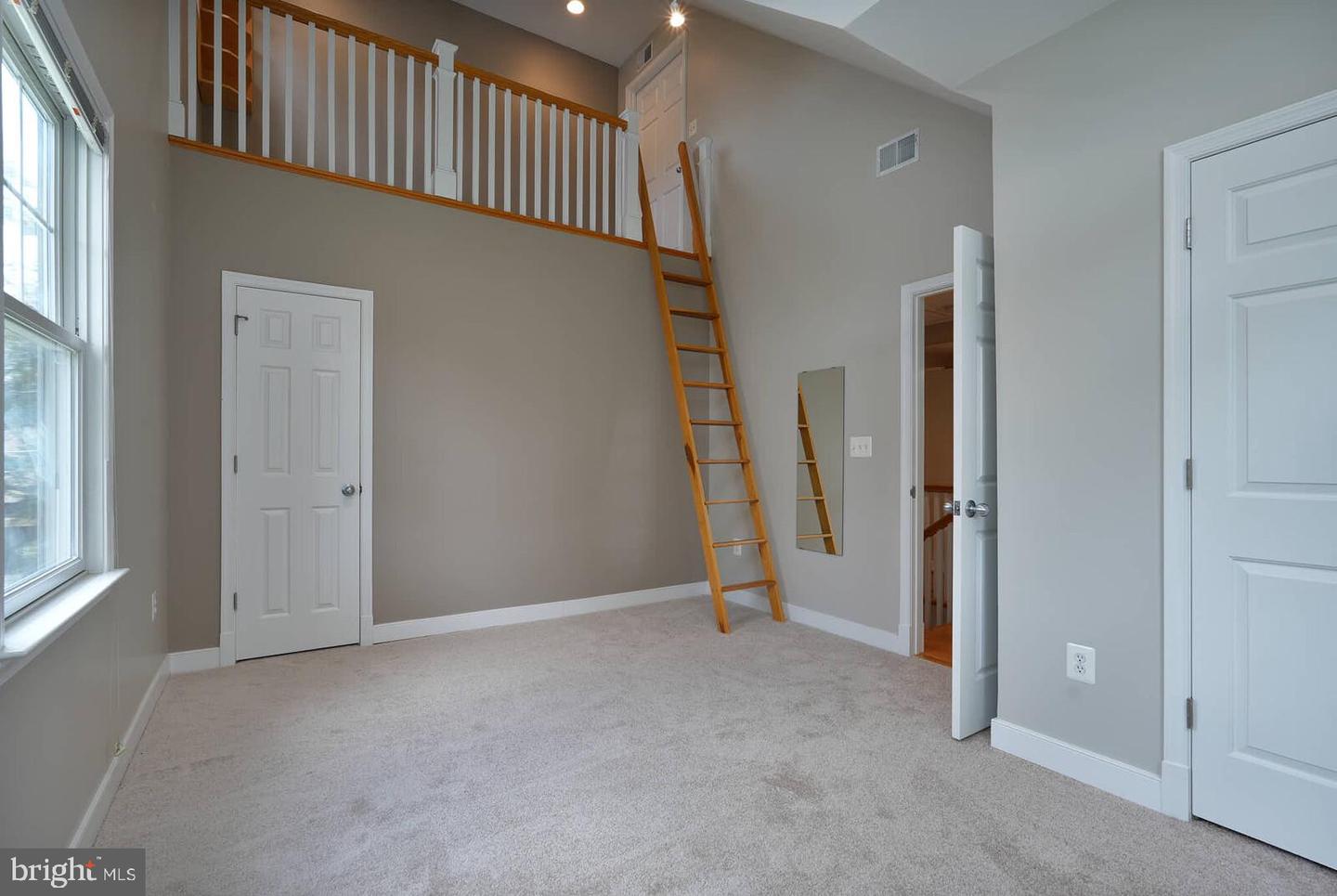 809 PLUM ST SW, VIENNA, Virginia 22180, 6 Bedrooms Bedrooms, ,4 BathroomsBathrooms,Residential,For sale,809 PLUM ST SW,VAFX2256556 MLS # VAFX2256556