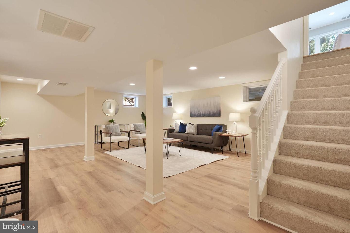 809 PLUM ST SW, VIENNA, Virginia 22180, 6 Bedrooms Bedrooms, ,4 BathroomsBathrooms,Residential,For sale,809 PLUM ST SW,VAFX2256556 MLS # VAFX2256556