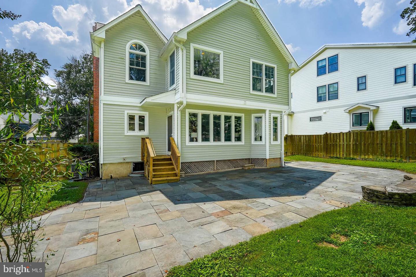 809 PLUM ST SW, VIENNA, Virginia 22180, 6 Bedrooms Bedrooms, ,4 BathroomsBathrooms,Residential,For sale,809 PLUM ST SW,VAFX2256556 MLS # VAFX2256556