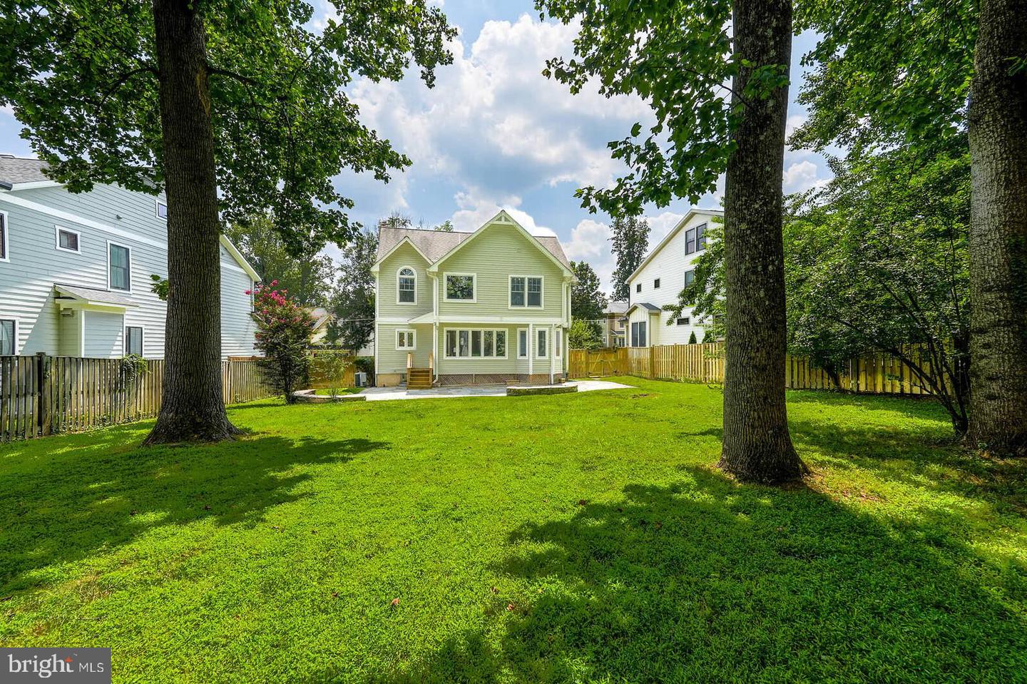 809 PLUM ST SW, VIENNA, Virginia 22180, 6 Bedrooms Bedrooms, ,4 BathroomsBathrooms,Residential,For sale,809 PLUM ST SW,VAFX2256556 MLS # VAFX2256556