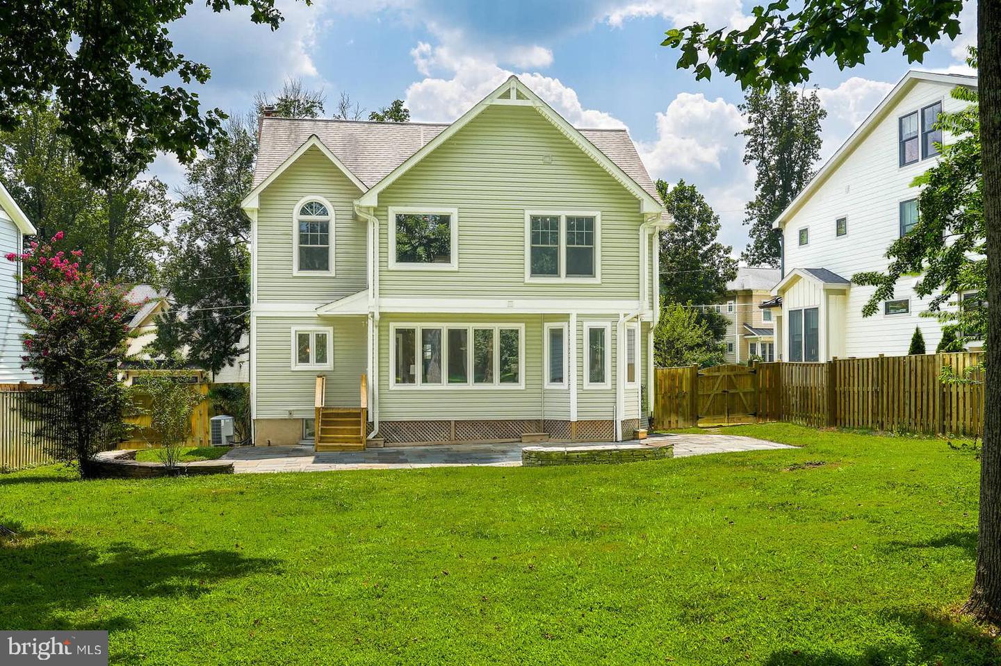 809 PLUM ST SW, VIENNA, Virginia 22180, 6 Bedrooms Bedrooms, ,4 BathroomsBathrooms,Residential,For sale,809 PLUM ST SW,VAFX2256556 MLS # VAFX2256556