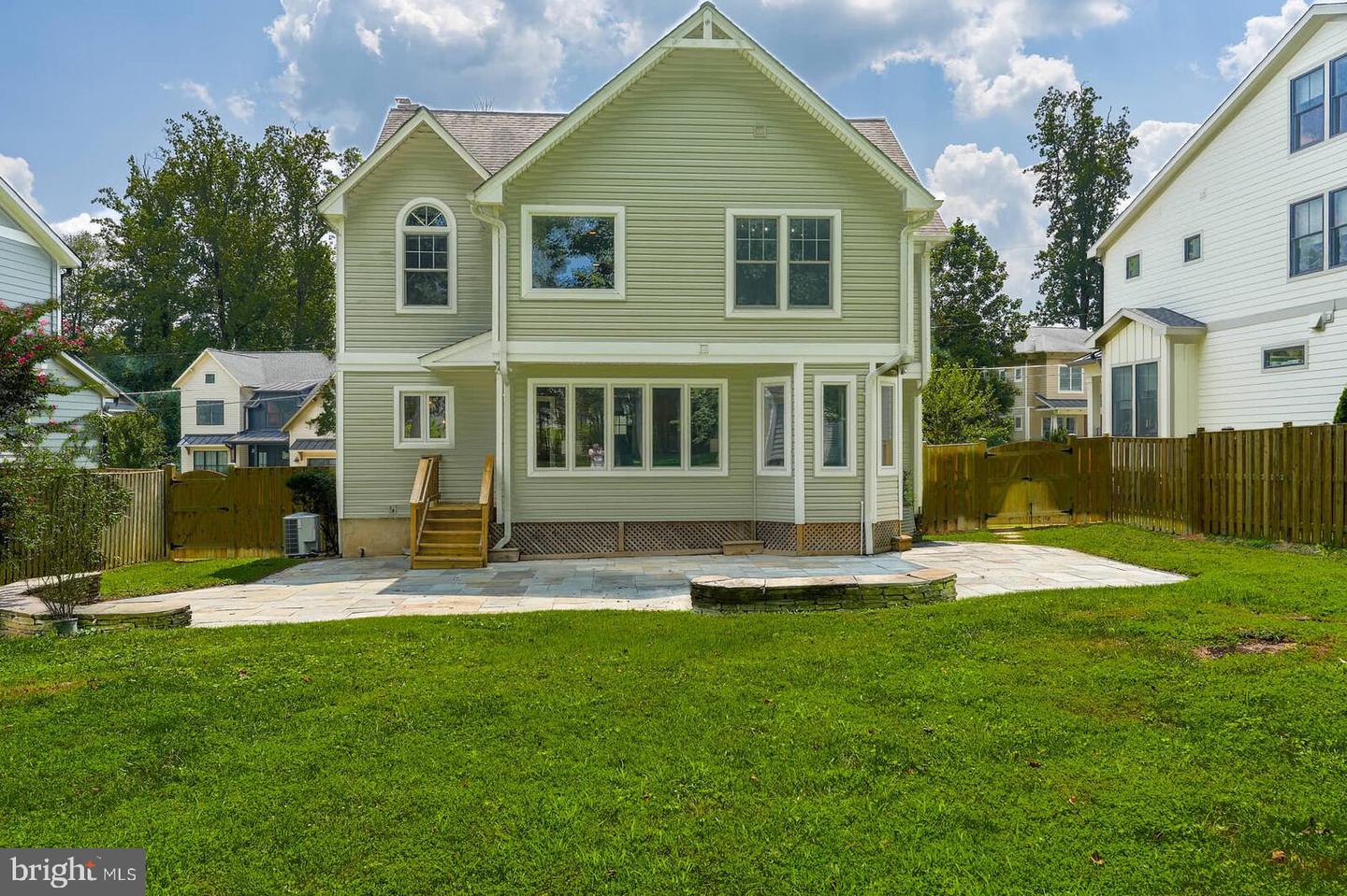 809 PLUM ST SW, VIENNA, Virginia 22180, 6 Bedrooms Bedrooms, ,4 BathroomsBathrooms,Residential,For sale,809 PLUM ST SW,VAFX2256556 MLS # VAFX2256556
