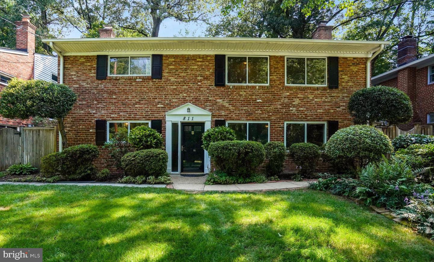 811 E TIMBER BRANCH PKWY, ALEXANDRIA, Virginia 22302, 5 Bedrooms Bedrooms, ,3 BathroomsBathrooms,Residential,For sale,811 E TIMBER BRANCH PKWY,VAAX2047672 MLS # VAAX2047672