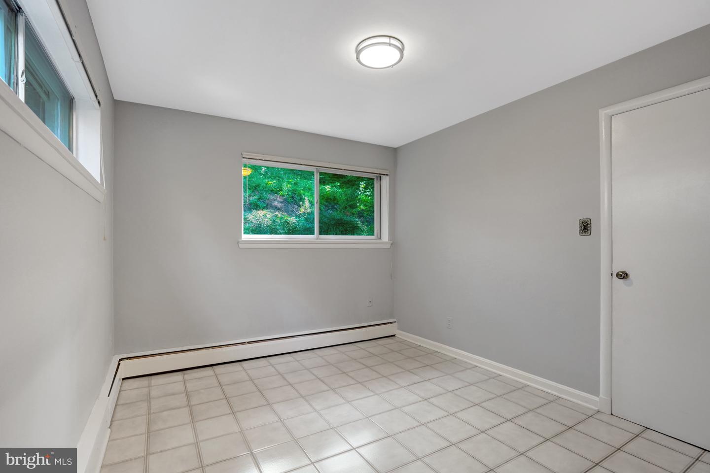 811 E TIMBER BRANCH PKWY, ALEXANDRIA, Virginia 22302, 5 Bedrooms Bedrooms, ,3 BathroomsBathrooms,Residential,For sale,811 E TIMBER BRANCH PKWY,VAAX2047672 MLS # VAAX2047672