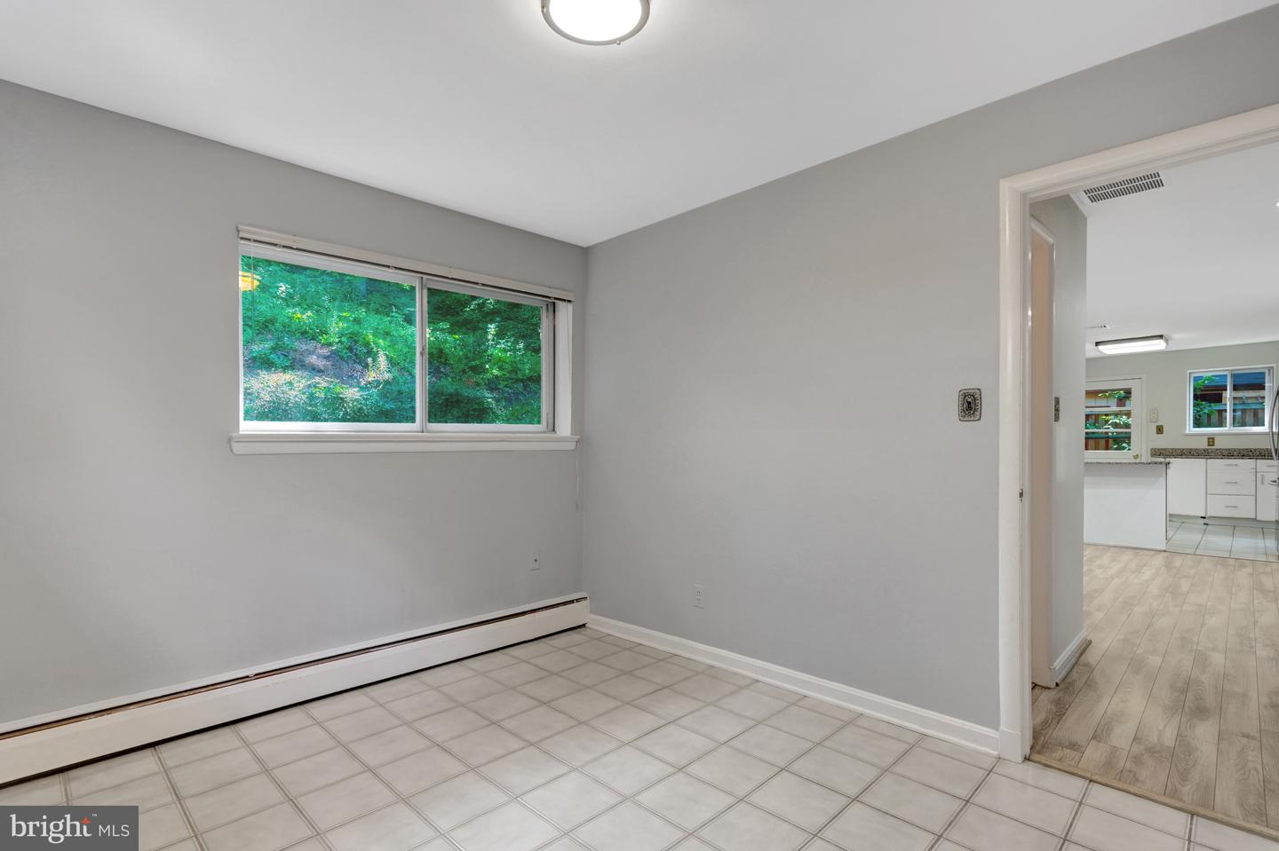 811 E TIMBER BRANCH PKWY, ALEXANDRIA, Virginia 22302, 5 Bedrooms Bedrooms, ,3 BathroomsBathrooms,Residential,For sale,811 E TIMBER BRANCH PKWY,VAAX2047672 MLS # VAAX2047672