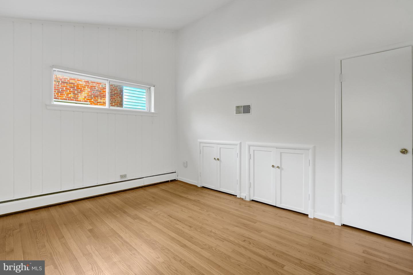 811 E TIMBER BRANCH PKWY, ALEXANDRIA, Virginia 22302, 5 Bedrooms Bedrooms, ,3 BathroomsBathrooms,Residential,For sale,811 E TIMBER BRANCH PKWY,VAAX2047672 MLS # VAAX2047672