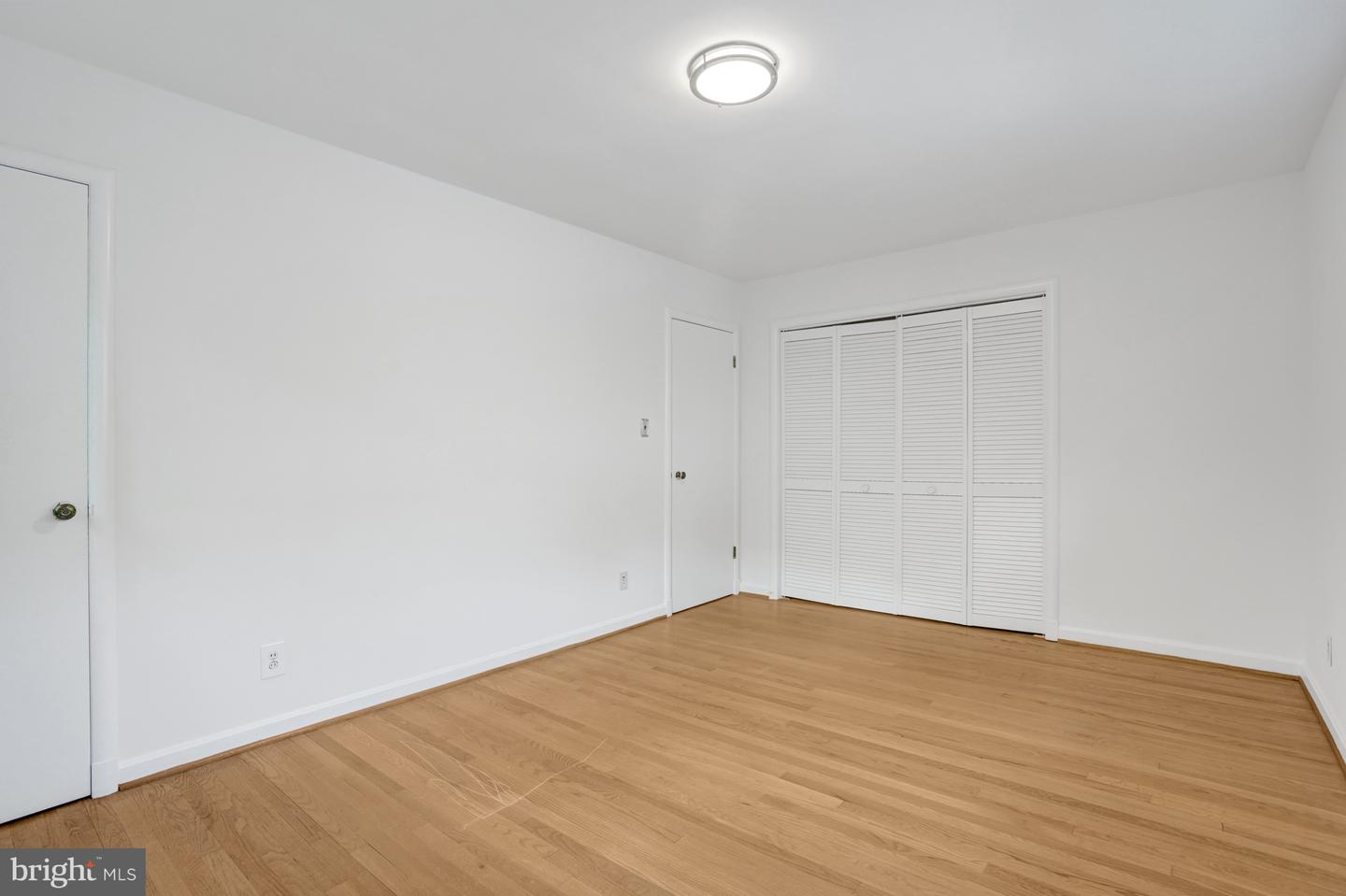 811 E TIMBER BRANCH PKWY, ALEXANDRIA, Virginia 22302, 5 Bedrooms Bedrooms, ,3 BathroomsBathrooms,Residential,For sale,811 E TIMBER BRANCH PKWY,VAAX2047672 MLS # VAAX2047672