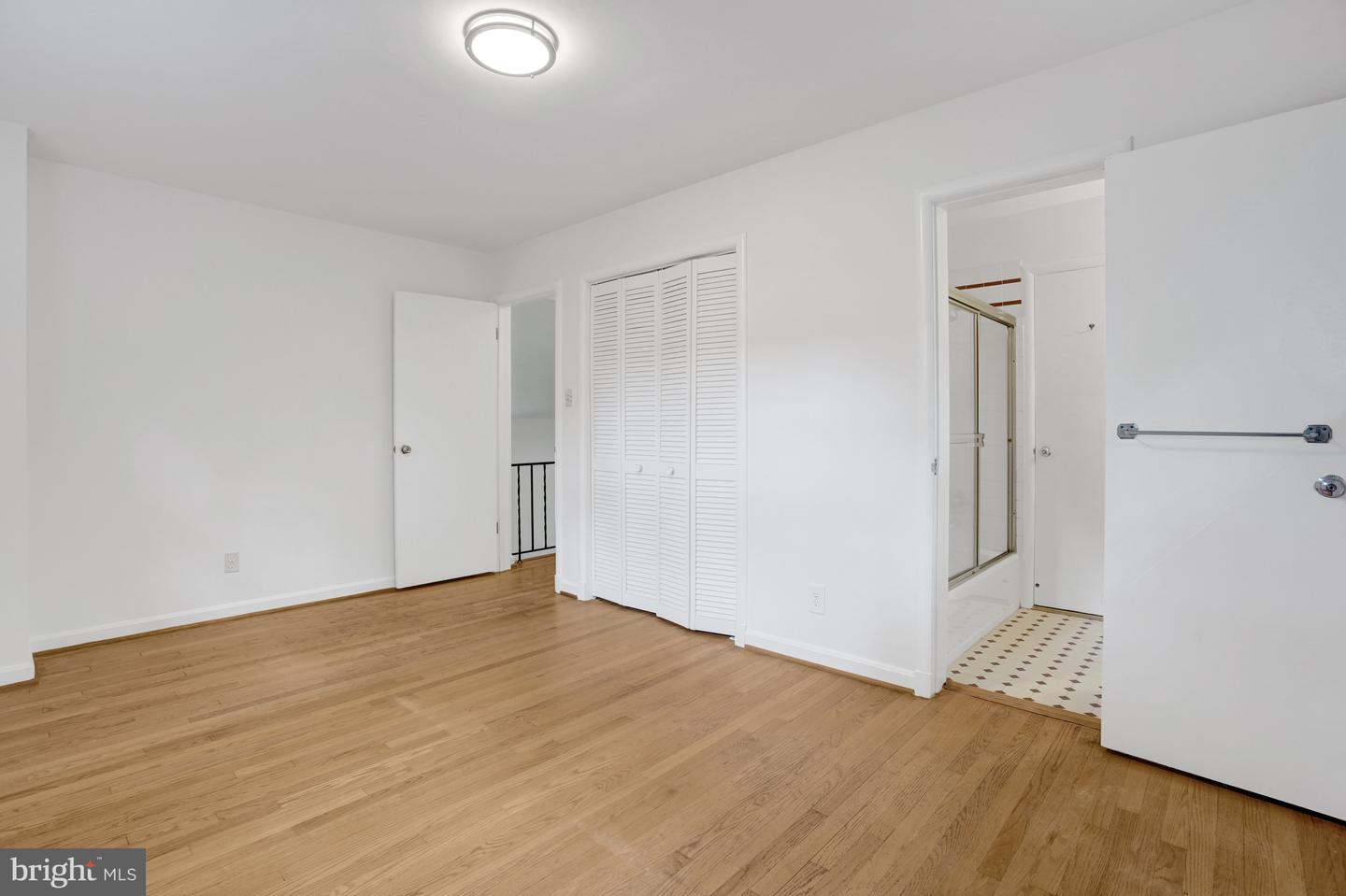 811 E TIMBER BRANCH PKWY, ALEXANDRIA, Virginia 22302, 5 Bedrooms Bedrooms, ,3 BathroomsBathrooms,Residential,For sale,811 E TIMBER BRANCH PKWY,VAAX2047672 MLS # VAAX2047672