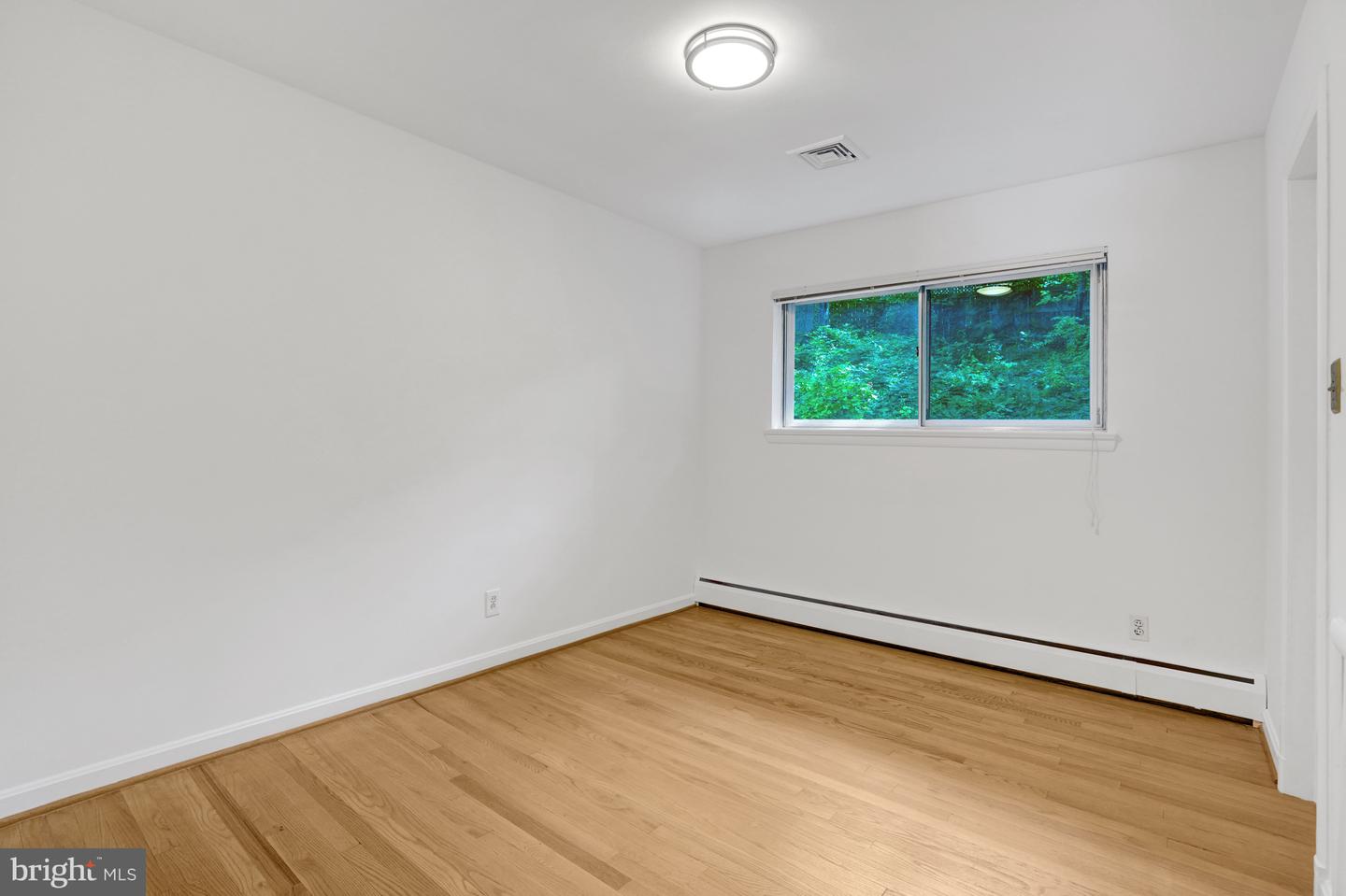 811 E TIMBER BRANCH PKWY, ALEXANDRIA, Virginia 22302, 5 Bedrooms Bedrooms, ,3 BathroomsBathrooms,Residential,For sale,811 E TIMBER BRANCH PKWY,VAAX2047672 MLS # VAAX2047672
