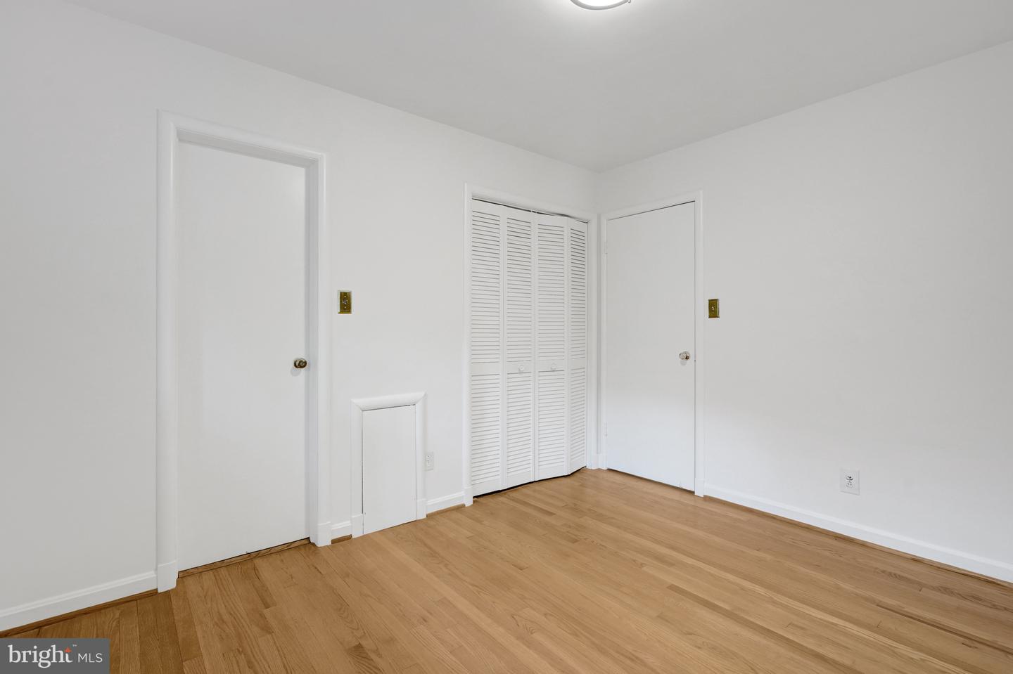 811 E TIMBER BRANCH PKWY, ALEXANDRIA, Virginia 22302, 5 Bedrooms Bedrooms, ,3 BathroomsBathrooms,Residential,For sale,811 E TIMBER BRANCH PKWY,VAAX2047672 MLS # VAAX2047672