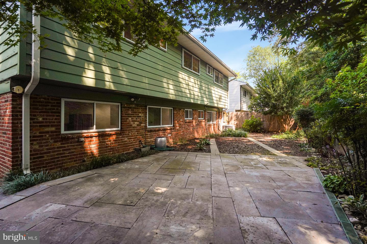 811 E TIMBER BRANCH PKWY, ALEXANDRIA, Virginia 22302, 5 Bedrooms Bedrooms, ,3 BathroomsBathrooms,Residential,For sale,811 E TIMBER BRANCH PKWY,VAAX2047672 MLS # VAAX2047672