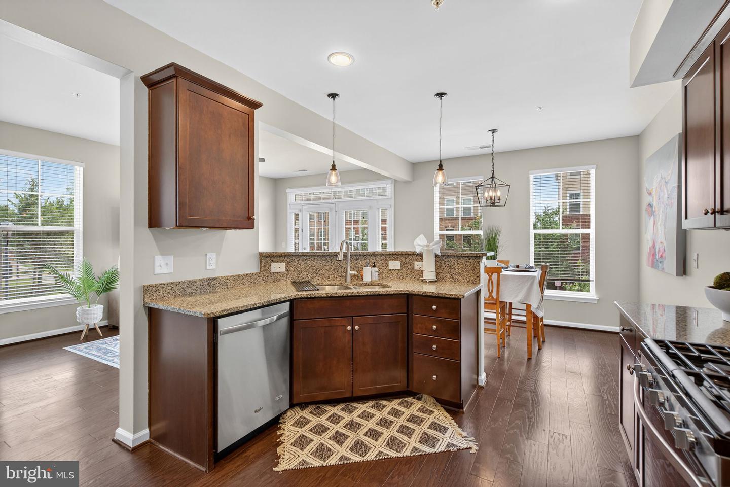 43380 TOWN GATE SQ, CHANTILLY, Virginia 20152, 3 Bedrooms Bedrooms, ,2 BathroomsBathrooms,Residential,For sale,43380 TOWN GATE SQ,VALO2102810 MLS # VALO2102810