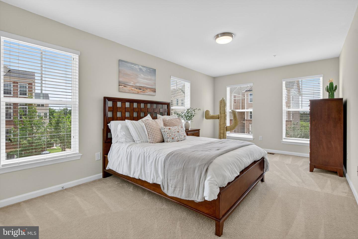 43380 TOWN GATE SQ, CHANTILLY, Virginia 20152, 3 Bedrooms Bedrooms, ,2 BathroomsBathrooms,Residential,For sale,43380 TOWN GATE SQ,VALO2102810 MLS # VALO2102810