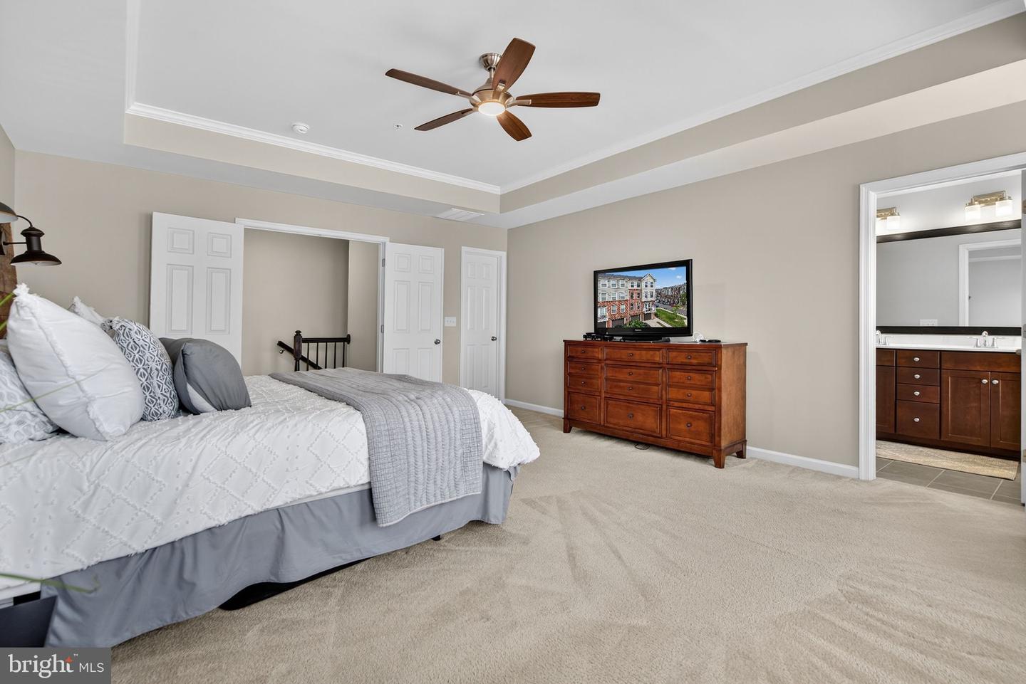 43380 TOWN GATE SQ, CHANTILLY, Virginia 20152, 3 Bedrooms Bedrooms, ,2 BathroomsBathrooms,Residential,For sale,43380 TOWN GATE SQ,VALO2102810 MLS # VALO2102810