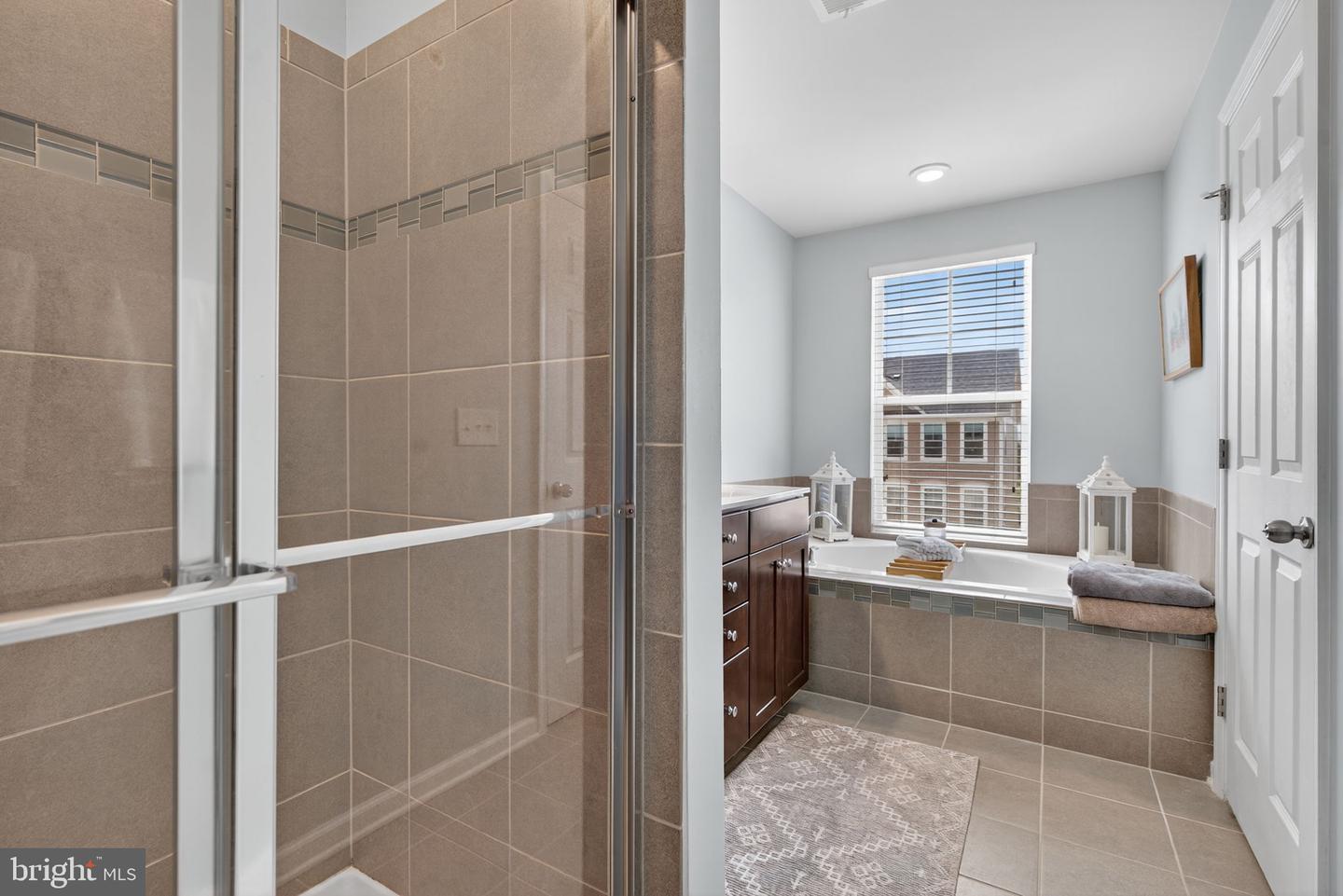 43380 TOWN GATE SQ, CHANTILLY, Virginia 20152, 3 Bedrooms Bedrooms, ,2 BathroomsBathrooms,Residential,For sale,43380 TOWN GATE SQ,VALO2102810 MLS # VALO2102810