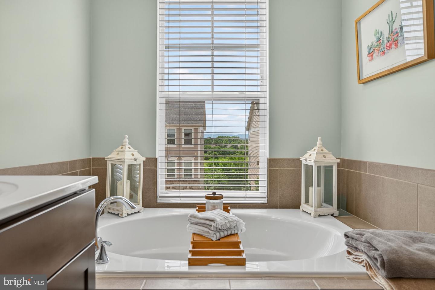 43380 TOWN GATE SQ, CHANTILLY, Virginia 20152, 3 Bedrooms Bedrooms, ,2 BathroomsBathrooms,Residential,For sale,43380 TOWN GATE SQ,VALO2102810 MLS # VALO2102810