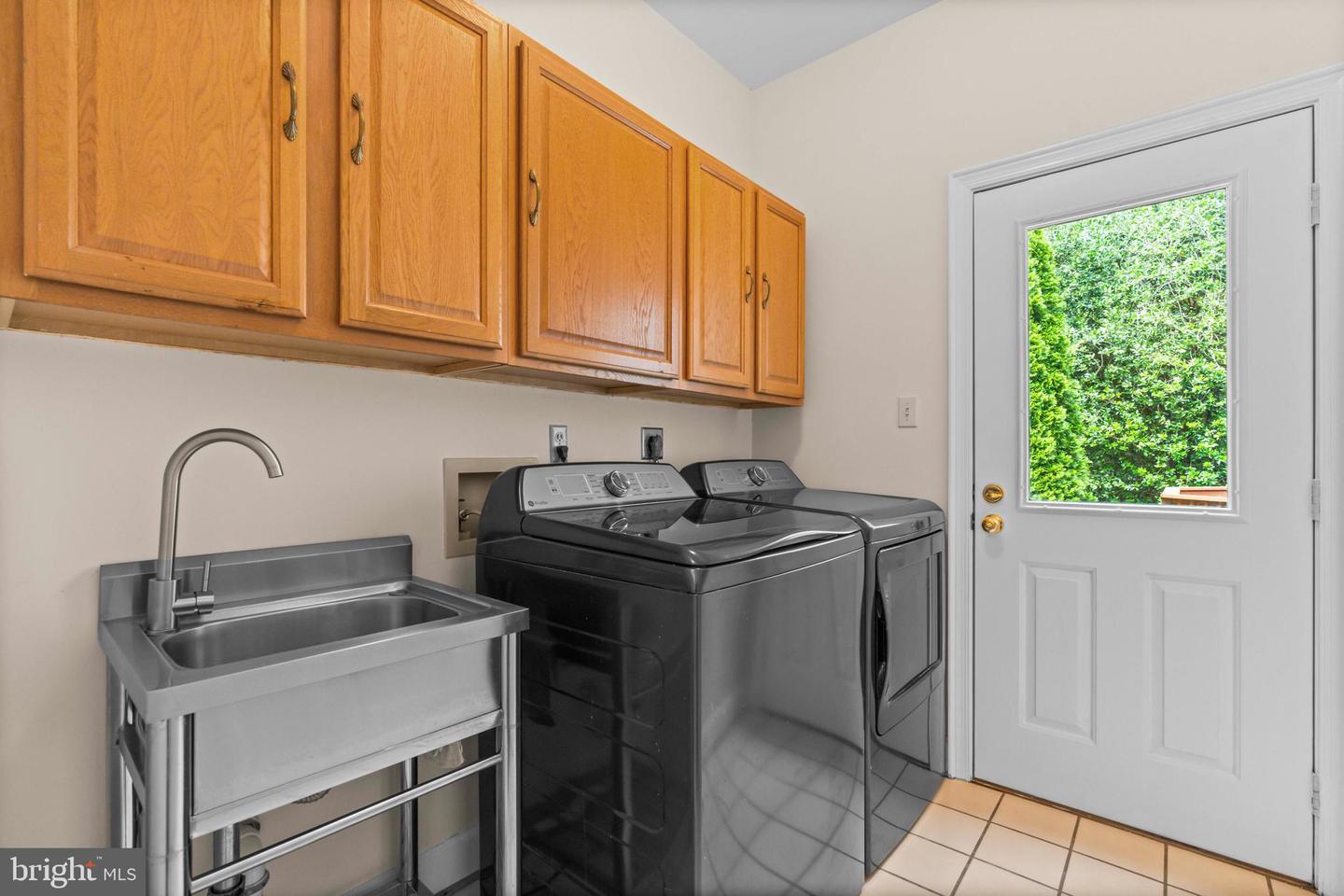 8160 RIDGE CREEK WAY, SPRINGFIELD, Virginia 22153, 4 Bedrooms Bedrooms, ,3 BathroomsBathrooms,Residential,For sale,8160 RIDGE CREEK WAY,VAFX2256658 MLS # VAFX2256658