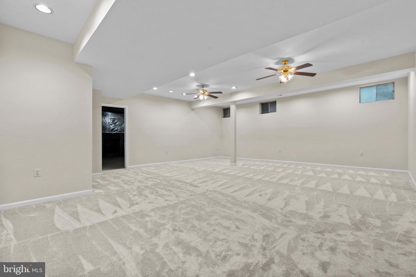 8160 RIDGE CREEK WAY, SPRINGFIELD, Virginia 22153, 4 Bedrooms Bedrooms, ,3 BathroomsBathrooms,Residential,For sale,8160 RIDGE CREEK WAY,VAFX2256658 MLS # VAFX2256658