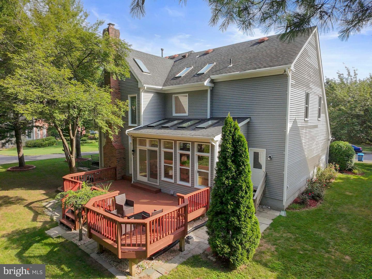 8160 RIDGE CREEK WAY, SPRINGFIELD, Virginia 22153, 4 Bedrooms Bedrooms, ,3 BathroomsBathrooms,Residential,For sale,8160 RIDGE CREEK WAY,VAFX2256658 MLS # VAFX2256658