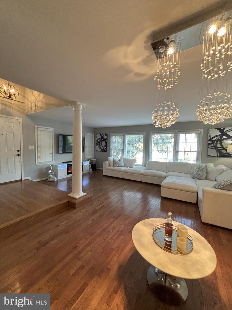 6427 KNAPSACK LN, CENTREVILLE, Virginia 20121, 3 Bedrooms Bedrooms, ,2 BathroomsBathrooms,Residential,For sale,6427 KNAPSACK LN,VAFX2256670 MLS # VAFX2256670
