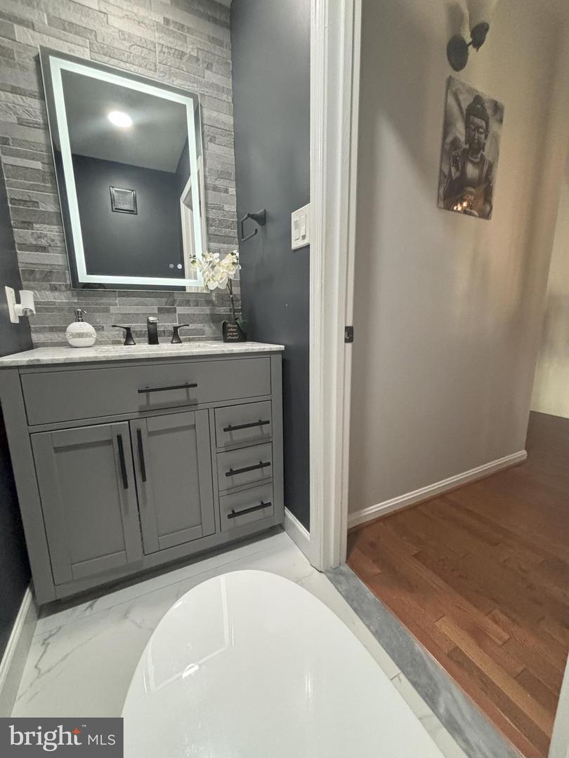 6427 KNAPSACK LN, CENTREVILLE, Virginia 20121, 3 Bedrooms Bedrooms, ,2 BathroomsBathrooms,Residential,For sale,6427 KNAPSACK LN,VAFX2256670 MLS # VAFX2256670