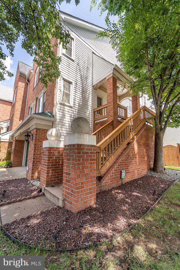 6427 KNAPSACK LN, CENTREVILLE, Virginia 20121, 3 Bedrooms Bedrooms, ,2 BathroomsBathrooms,Residential,For sale,6427 KNAPSACK LN,VAFX2256670 MLS # VAFX2256670