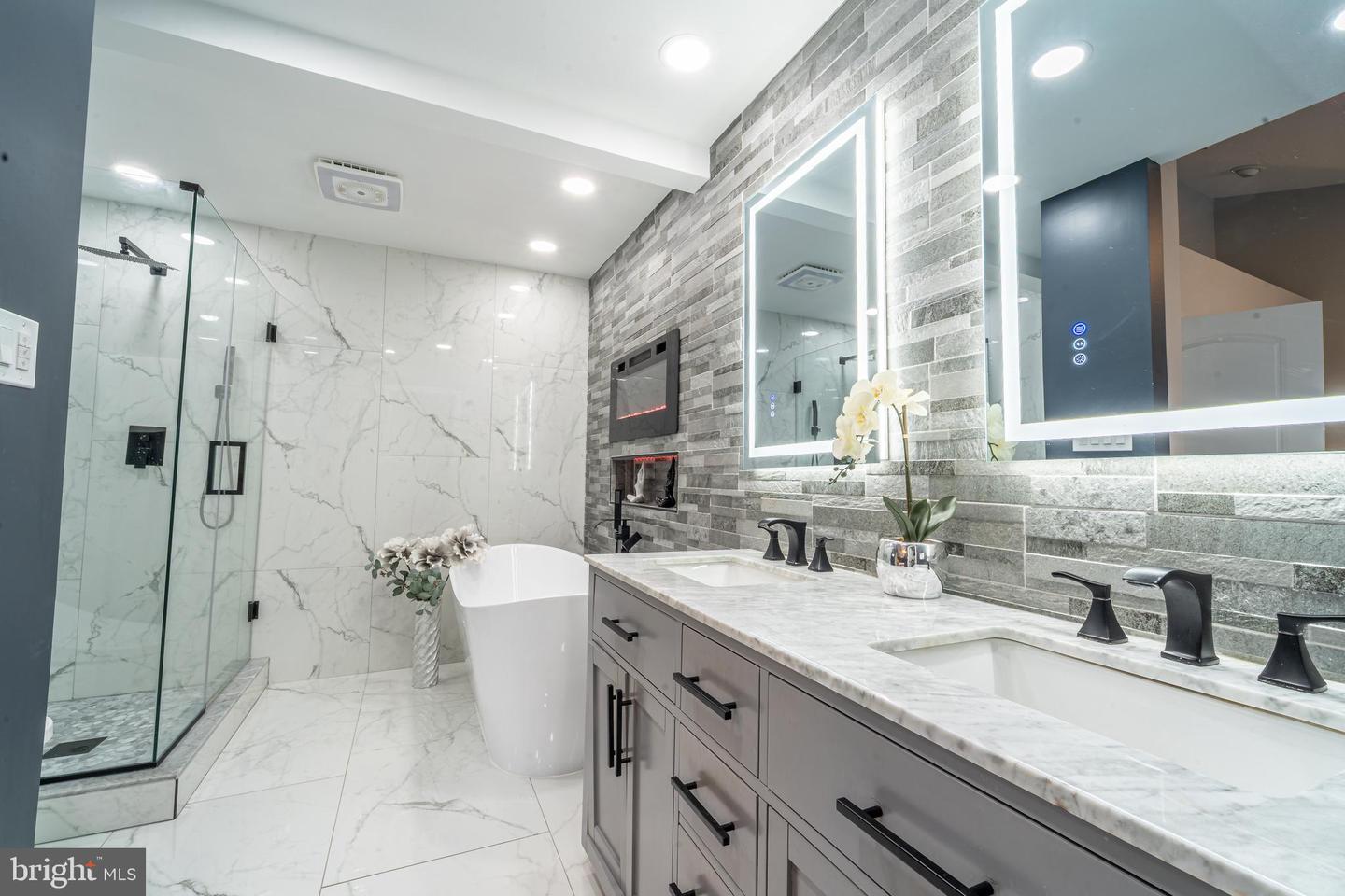 6427 KNAPSACK LN, CENTREVILLE, Virginia 20121, 3 Bedrooms Bedrooms, ,2 BathroomsBathrooms,Residential,For sale,6427 KNAPSACK LN,VAFX2256670 MLS # VAFX2256670