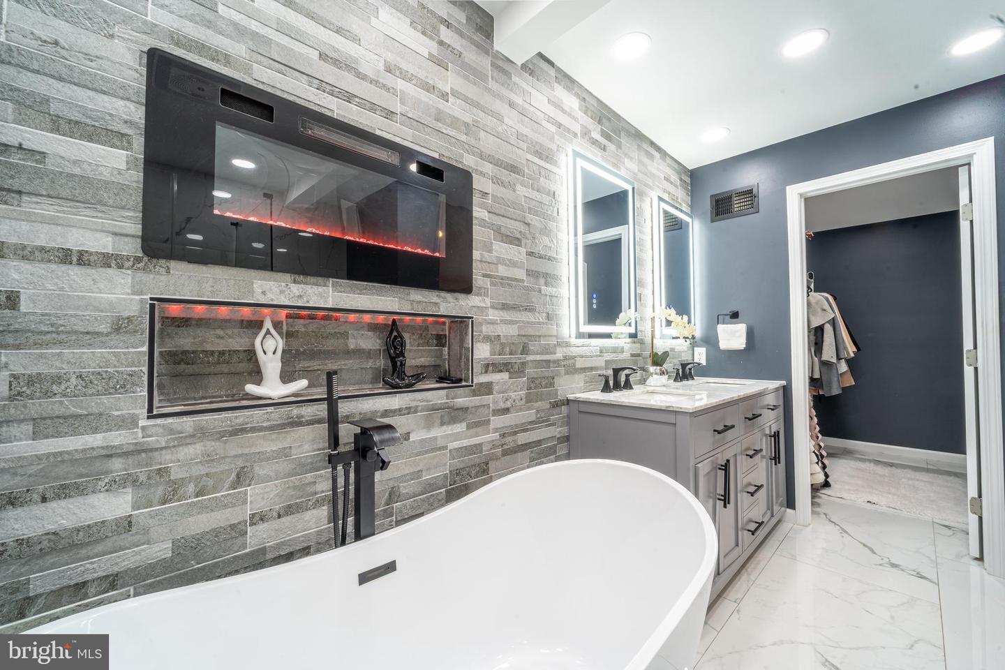 6427 KNAPSACK LN, CENTREVILLE, Virginia 20121, 3 Bedrooms Bedrooms, ,2 BathroomsBathrooms,Residential,For sale,6427 KNAPSACK LN,VAFX2256670 MLS # VAFX2256670