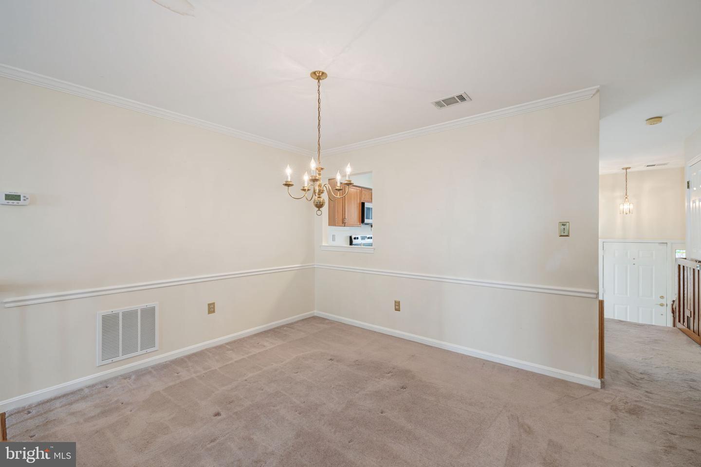 6152 CASTLETOWN WAY, ALEXANDRIA, Virginia 22310, 3 Bedrooms Bedrooms, ,2 BathroomsBathrooms,Residential,For sale,6152 CASTLETOWN WAY,VAFX2256706 MLS # VAFX2256706