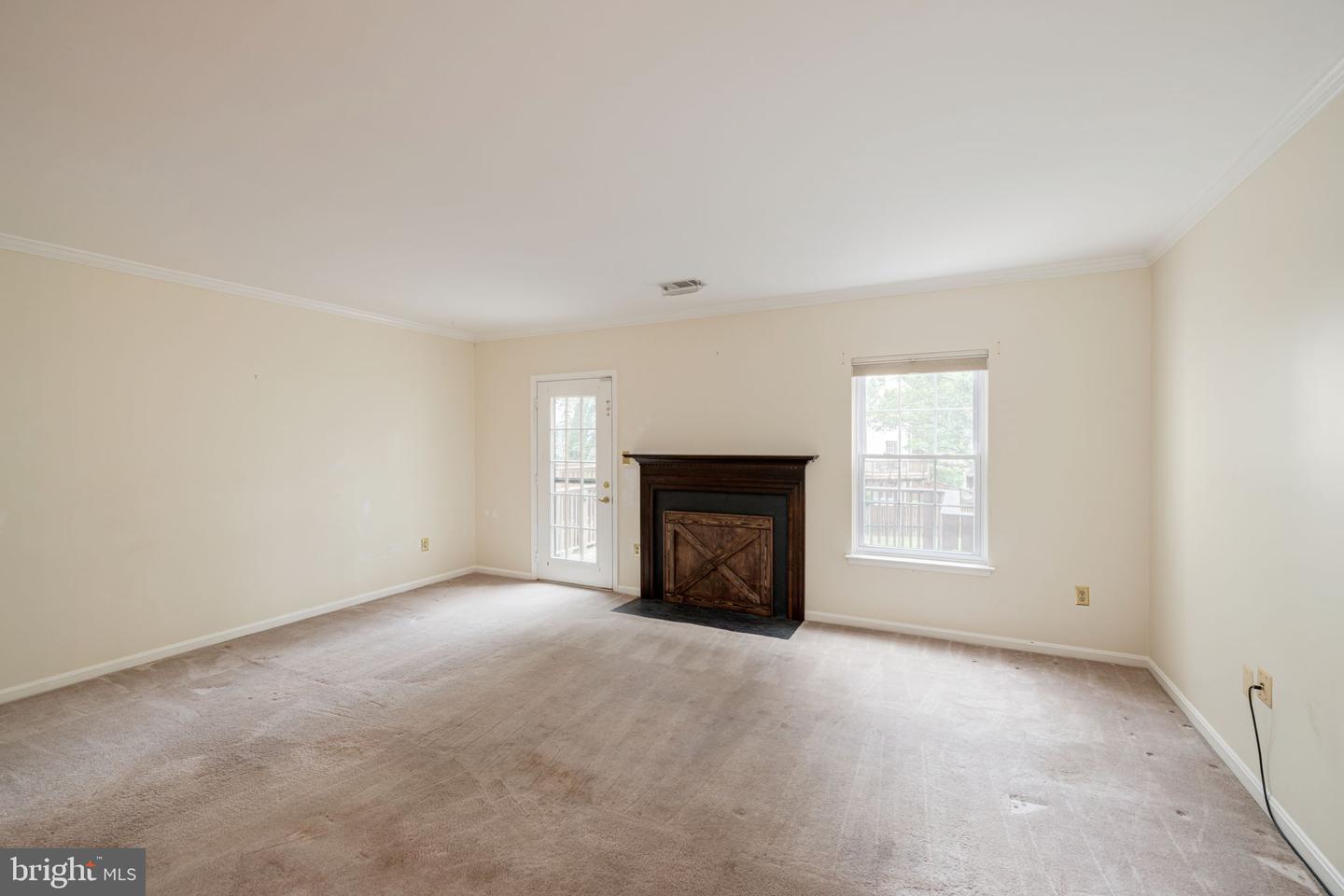6152 CASTLETOWN WAY, ALEXANDRIA, Virginia 22310, 3 Bedrooms Bedrooms, ,2 BathroomsBathrooms,Residential,For sale,6152 CASTLETOWN WAY,VAFX2256706 MLS # VAFX2256706