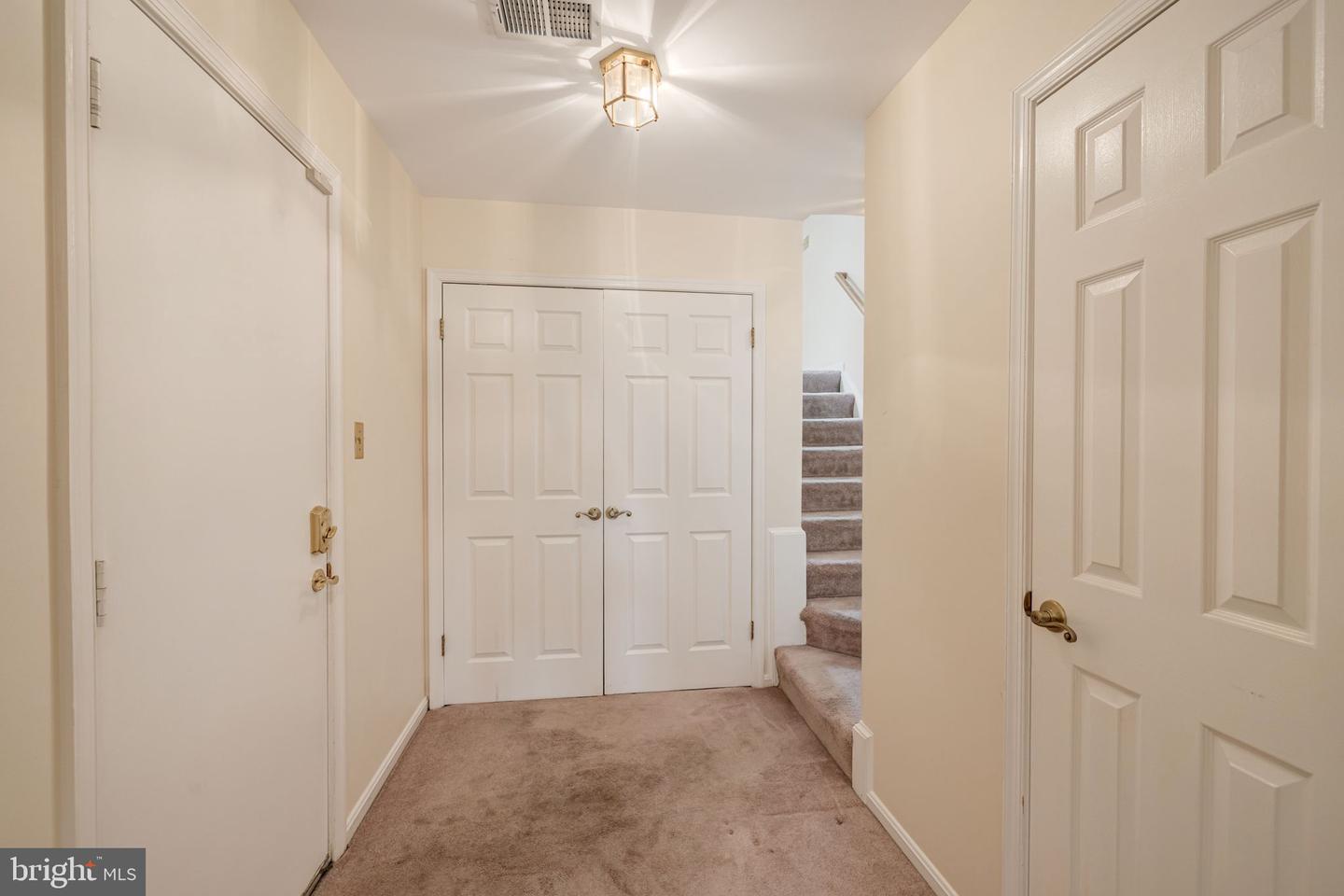 6152 CASTLETOWN WAY, ALEXANDRIA, Virginia 22310, 3 Bedrooms Bedrooms, ,2 BathroomsBathrooms,Residential,For sale,6152 CASTLETOWN WAY,VAFX2256706 MLS # VAFX2256706