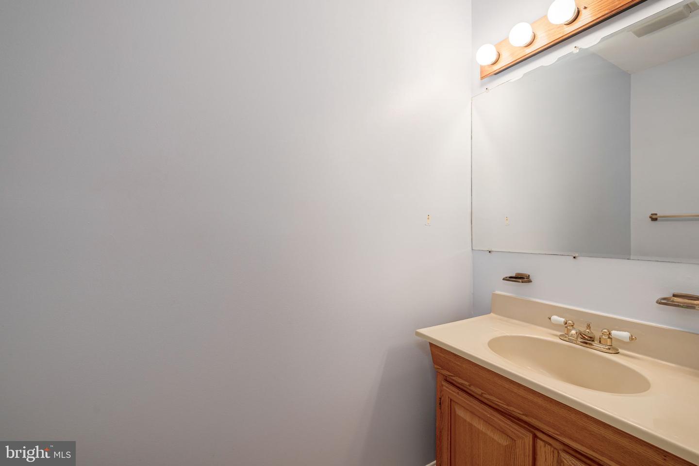 6152 CASTLETOWN WAY, ALEXANDRIA, Virginia 22310, 3 Bedrooms Bedrooms, ,2 BathroomsBathrooms,Residential,For sale,6152 CASTLETOWN WAY,VAFX2256706 MLS # VAFX2256706