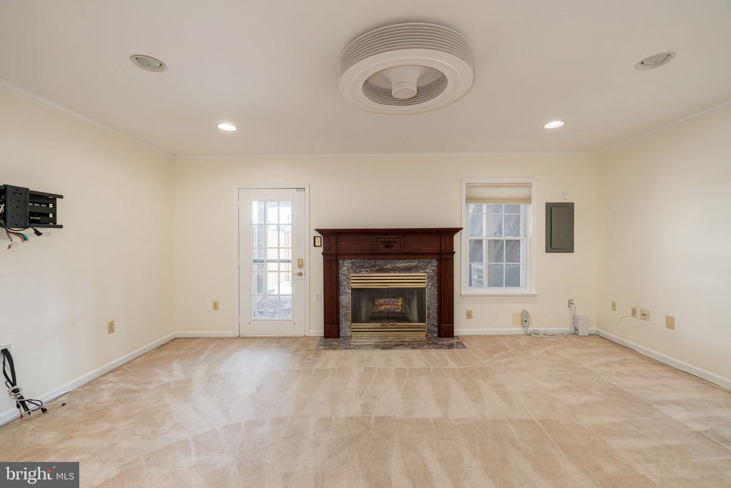 6152 CASTLETOWN WAY, ALEXANDRIA, Virginia 22310, 3 Bedrooms Bedrooms, ,2 BathroomsBathrooms,Residential,For sale,6152 CASTLETOWN WAY,VAFX2256706 MLS # VAFX2256706