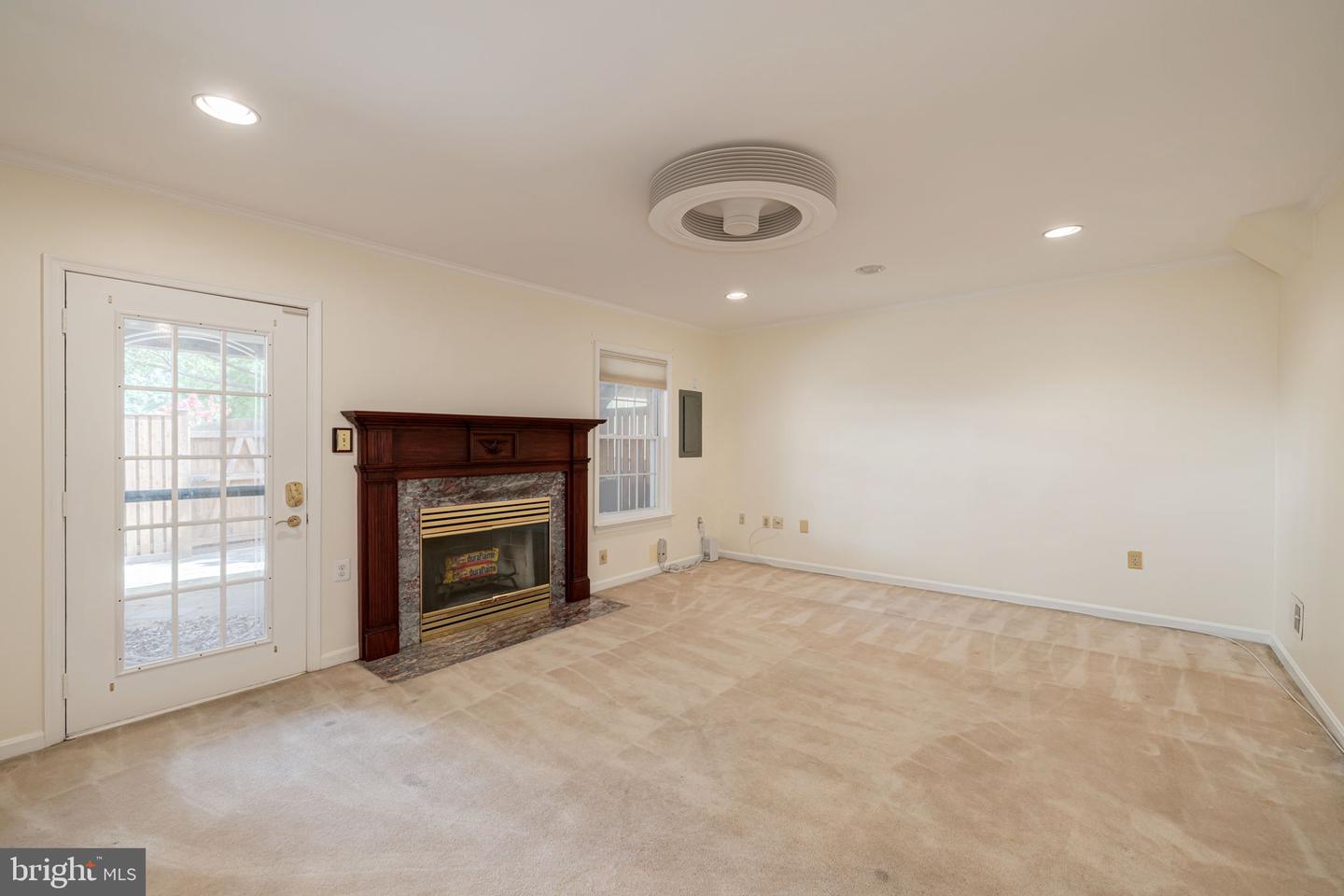 6152 CASTLETOWN WAY, ALEXANDRIA, Virginia 22310, 3 Bedrooms Bedrooms, ,2 BathroomsBathrooms,Residential,For sale,6152 CASTLETOWN WAY,VAFX2256706 MLS # VAFX2256706