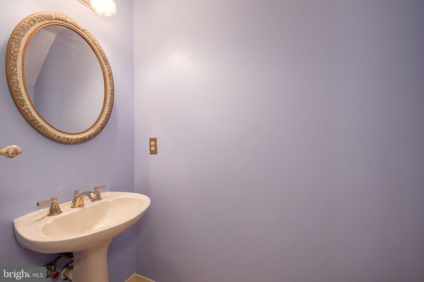 6152 CASTLETOWN WAY, ALEXANDRIA, Virginia 22310, 3 Bedrooms Bedrooms, ,2 BathroomsBathrooms,Residential,For sale,6152 CASTLETOWN WAY,VAFX2256706 MLS # VAFX2256706