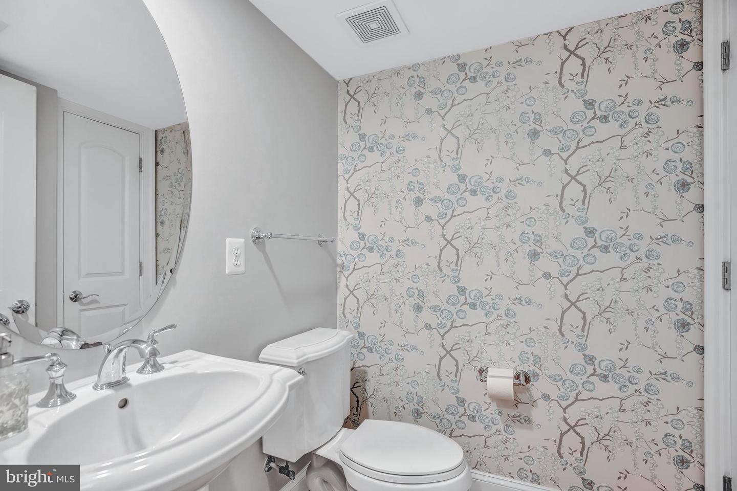 1511 PORTNER RD, ALEXANDRIA, Virginia 22314, 4 Bedrooms Bedrooms, ,4 BathroomsBathrooms,Residential,For sale,1511 PORTNER RD,VAAX2047702 MLS # VAAX2047702