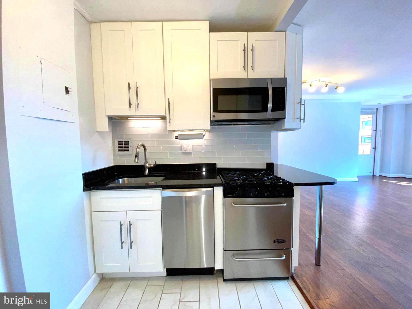 1021 ARLINGTON BLVD #942, ARLINGTON, Virginia 22209, 1 Bedroom Bedrooms, ,1 BathroomBathrooms,Residential,For sale,1021 ARLINGTON BLVD #942,VAAR2061200 MLS # VAAR2061200