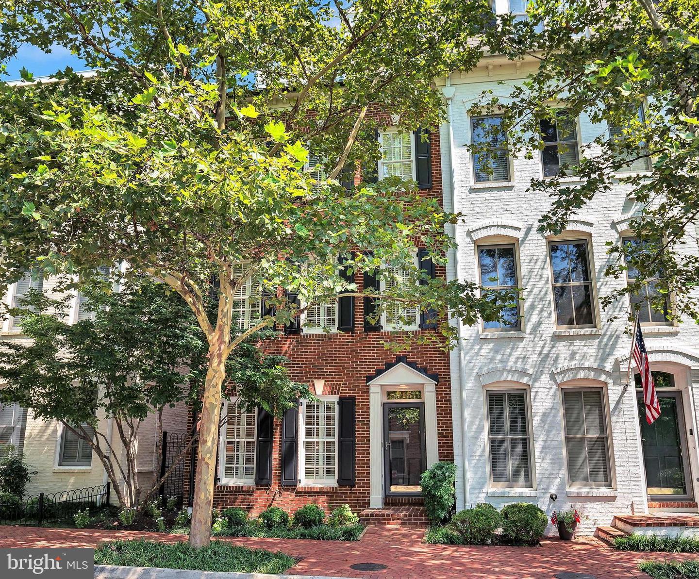 715 CARPENTER RD, ALEXANDRIA, Virginia 22314, 3 Bedrooms Bedrooms, ,3 BathroomsBathrooms,Residential,For sale,715 CARPENTER RD,VAAX2047714 MLS # VAAX2047714