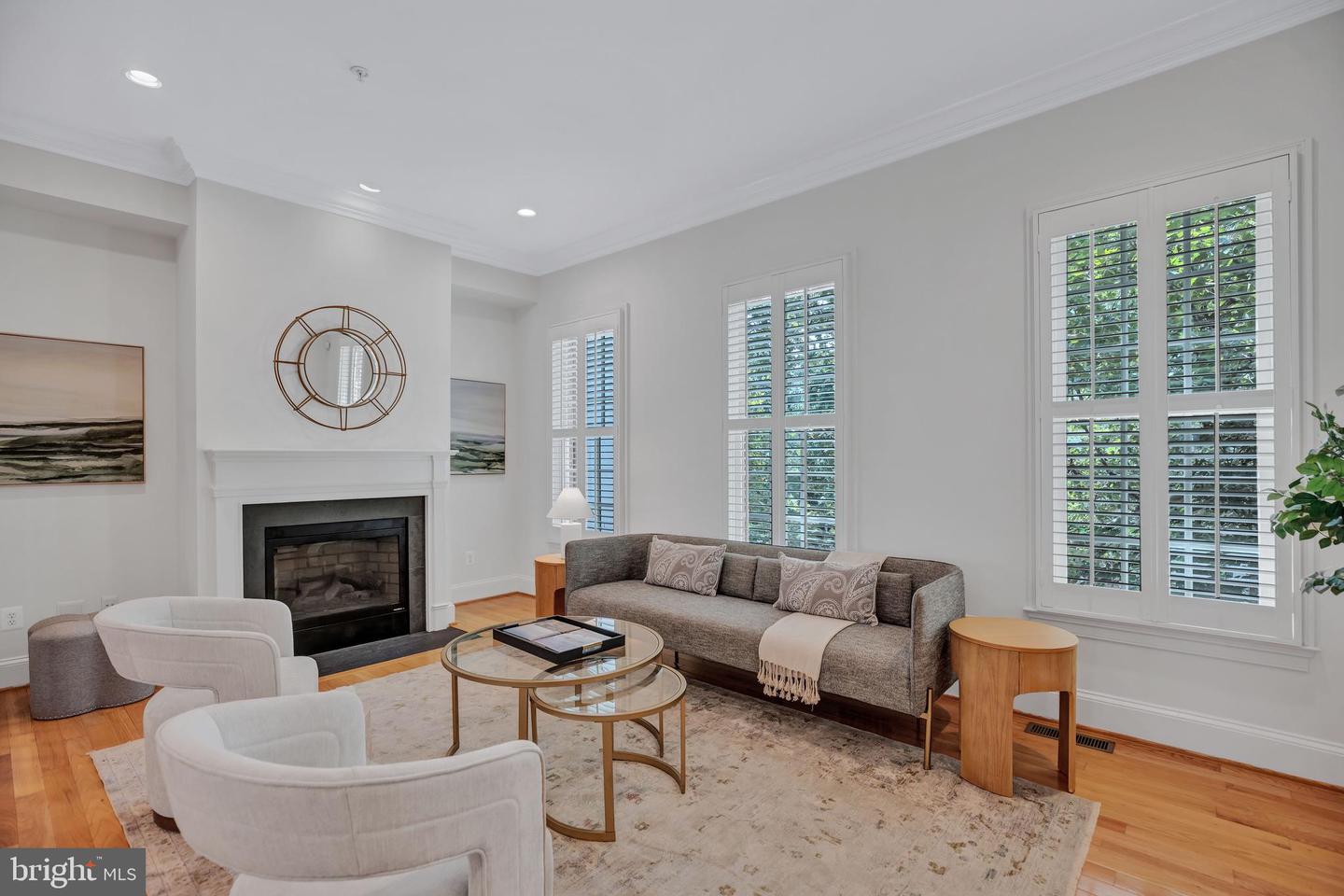 715 CARPENTER RD, ALEXANDRIA, Virginia 22314, 3 Bedrooms Bedrooms, ,3 BathroomsBathrooms,Residential,For sale,715 CARPENTER RD,VAAX2047714 MLS # VAAX2047714