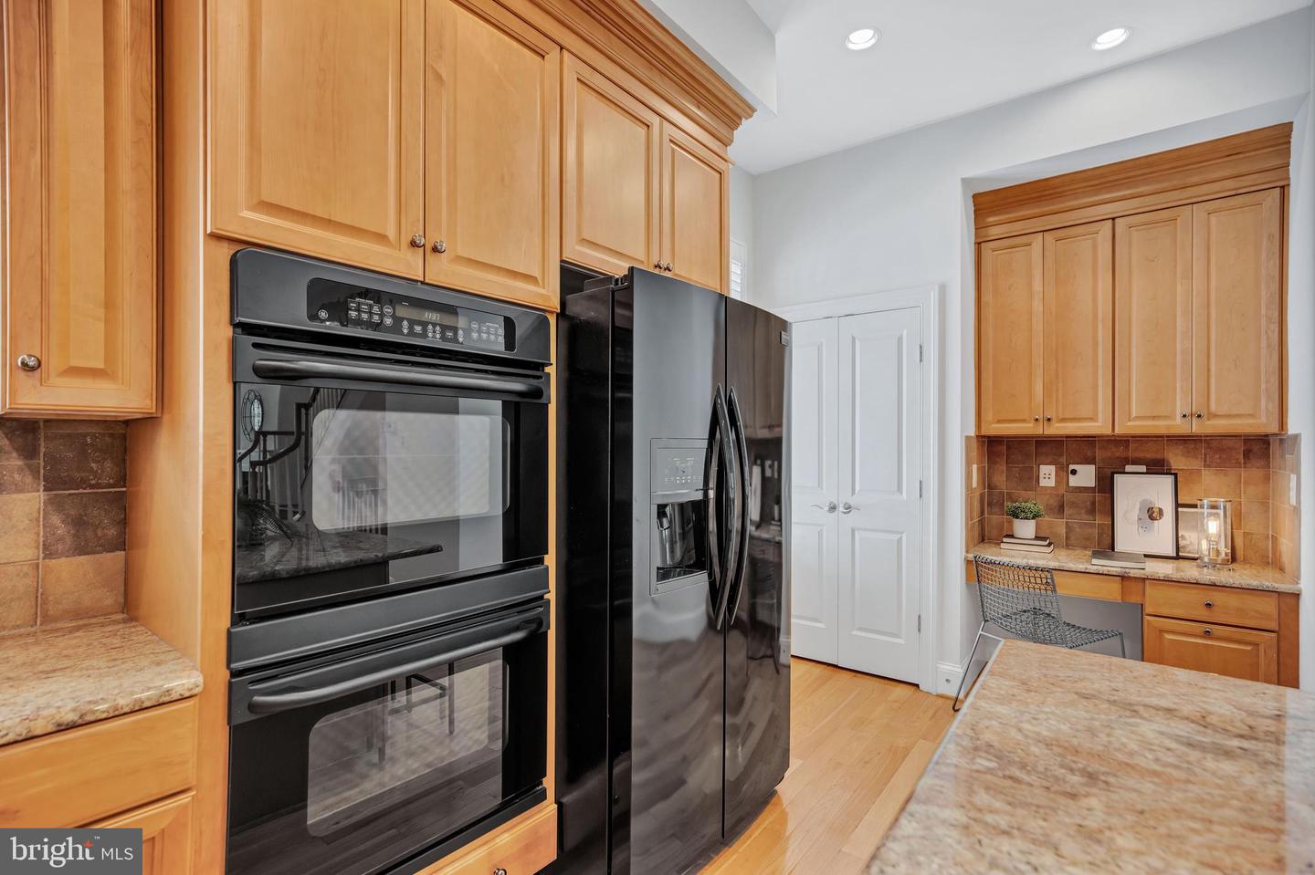 715 CARPENTER RD, ALEXANDRIA, Virginia 22314, 3 Bedrooms Bedrooms, ,3 BathroomsBathrooms,Residential,For sale,715 CARPENTER RD,VAAX2047714 MLS # VAAX2047714