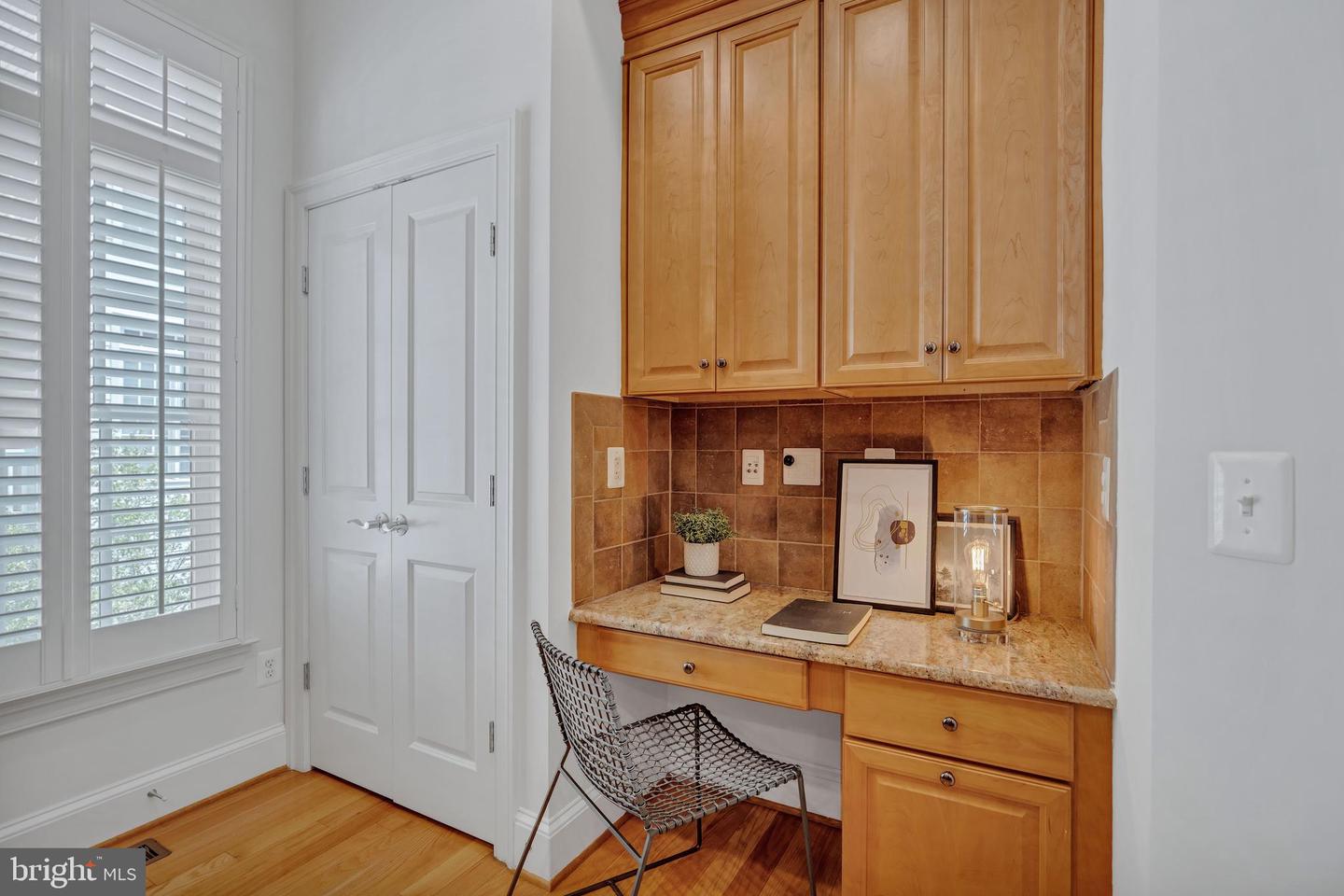 715 CARPENTER RD, ALEXANDRIA, Virginia 22314, 3 Bedrooms Bedrooms, ,3 BathroomsBathrooms,Residential,For sale,715 CARPENTER RD,VAAX2047714 MLS # VAAX2047714