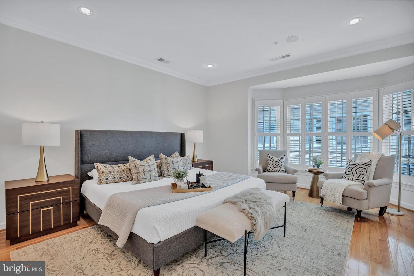 715 CARPENTER RD, ALEXANDRIA, Virginia 22314, 3 Bedrooms Bedrooms, ,3 BathroomsBathrooms,Residential,For sale,715 CARPENTER RD,VAAX2047714 MLS # VAAX2047714
