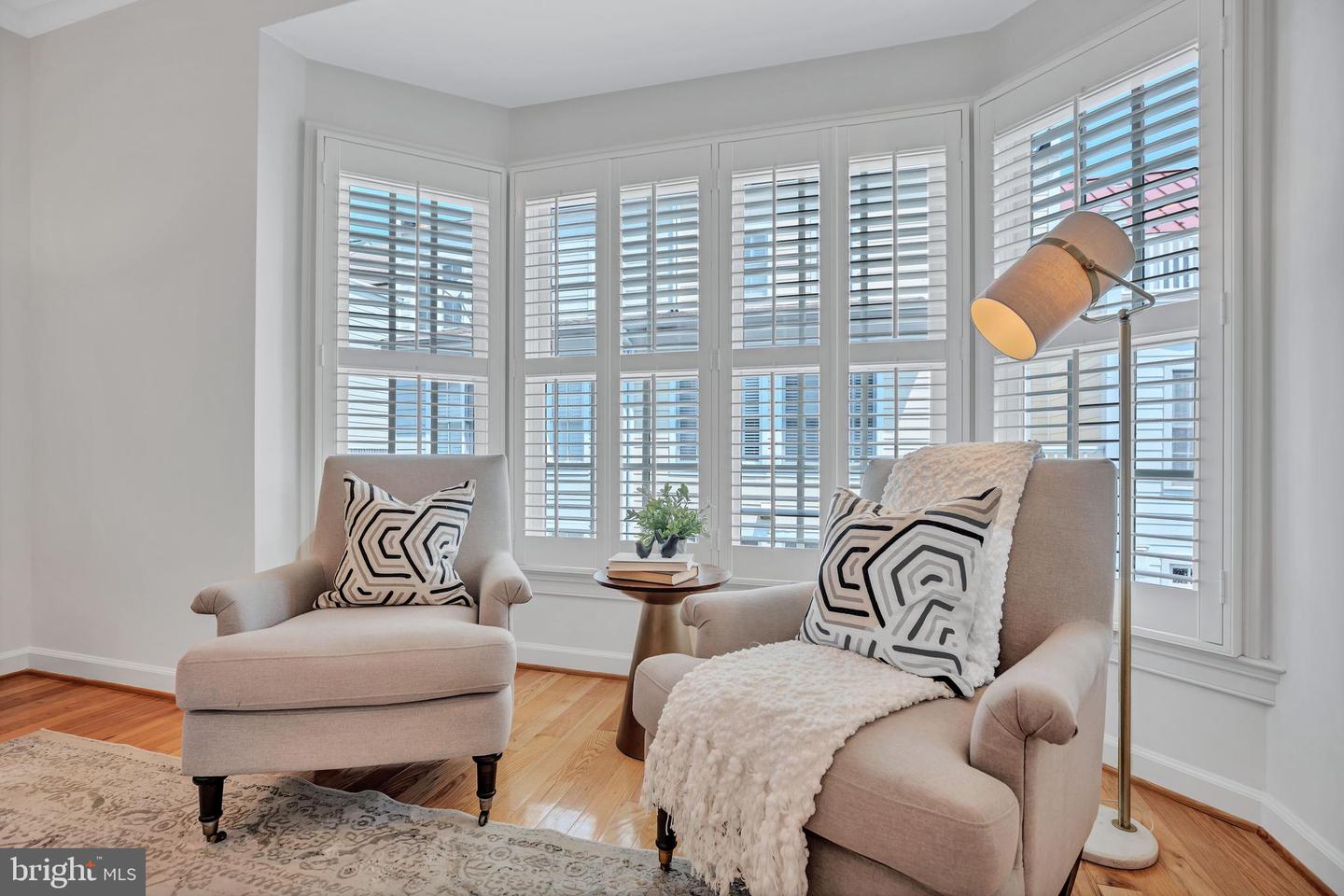 715 CARPENTER RD, ALEXANDRIA, Virginia 22314, 3 Bedrooms Bedrooms, ,3 BathroomsBathrooms,Residential,For sale,715 CARPENTER RD,VAAX2047714 MLS # VAAX2047714