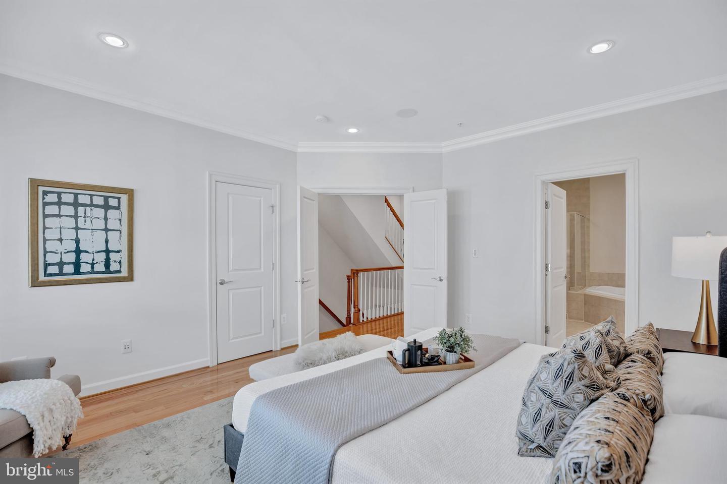 715 CARPENTER RD, ALEXANDRIA, Virginia 22314, 3 Bedrooms Bedrooms, ,3 BathroomsBathrooms,Residential,For sale,715 CARPENTER RD,VAAX2047714 MLS # VAAX2047714